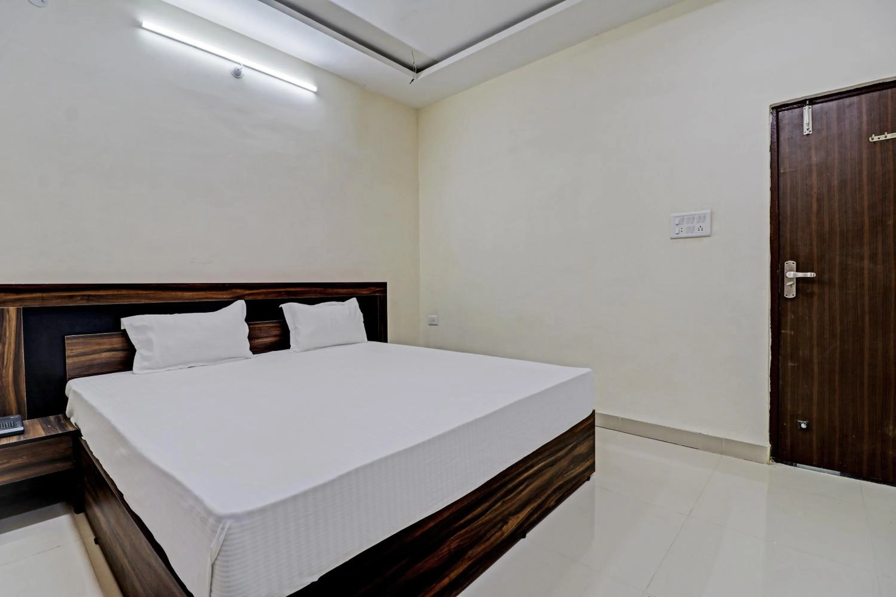 Bedroom, Bed in Super HOTEL O MIDWAY TREAT DHAR
