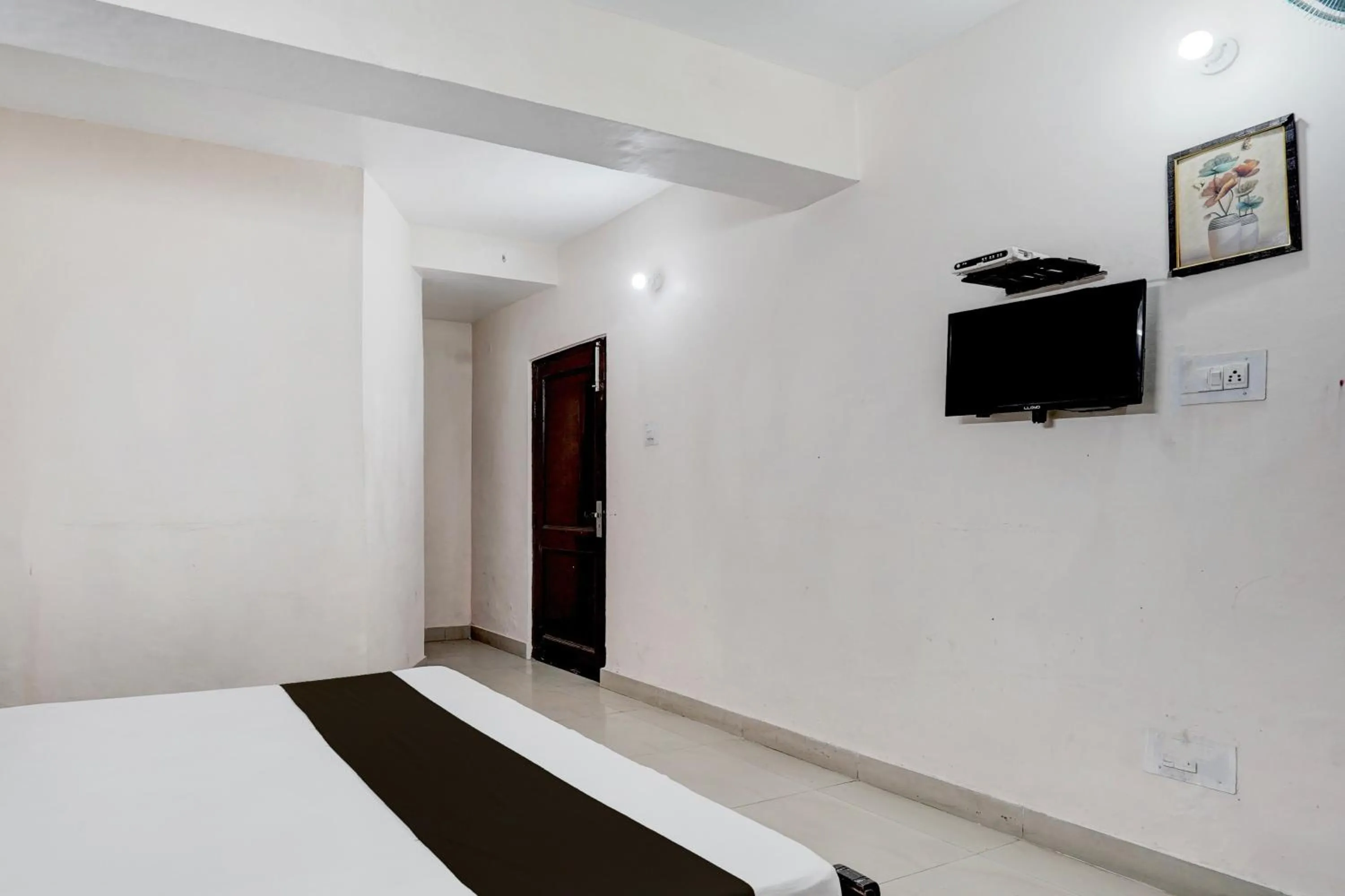 Bedroom, Bed in Hotel O Basera