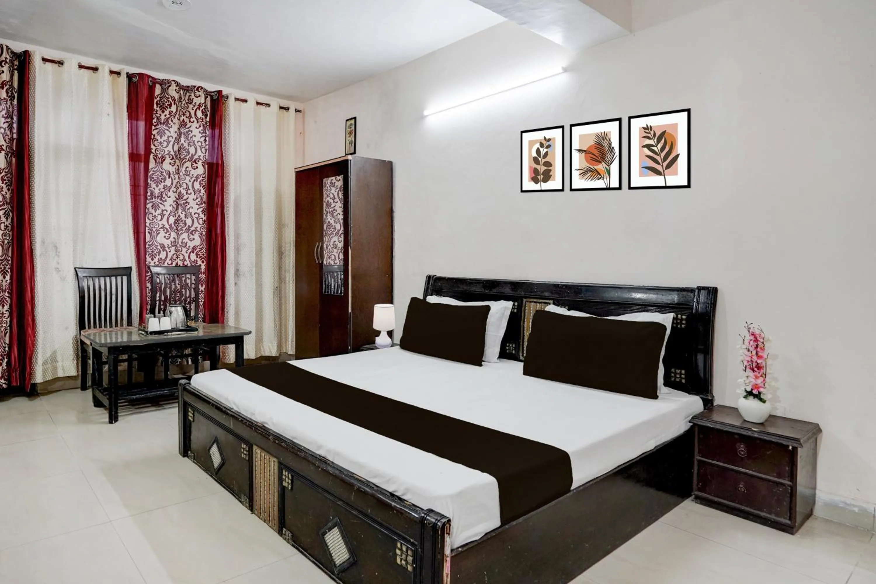 Bedroom, Bed in Hotel O Basera