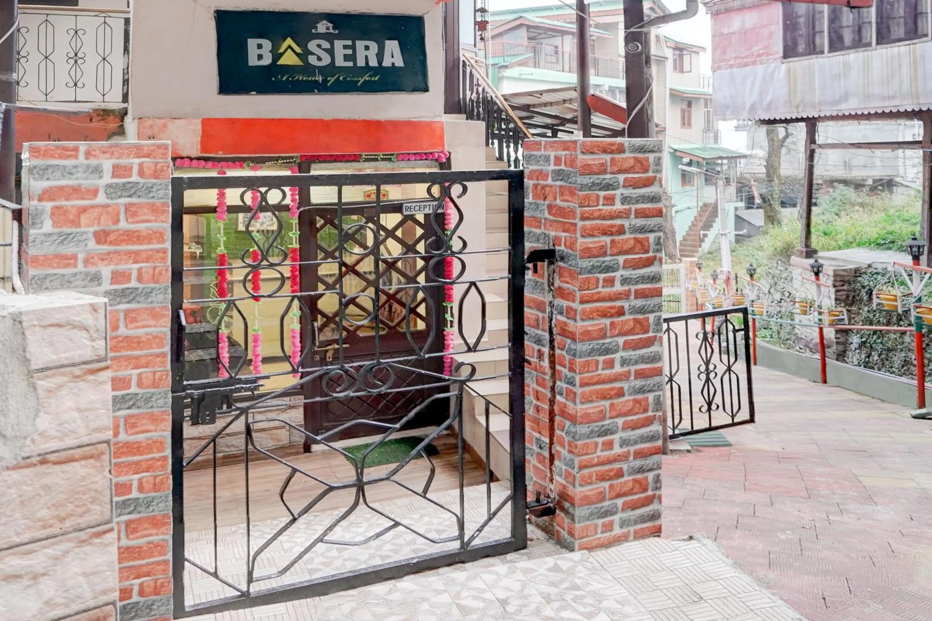 Facade/entrance in Hotel O Basera