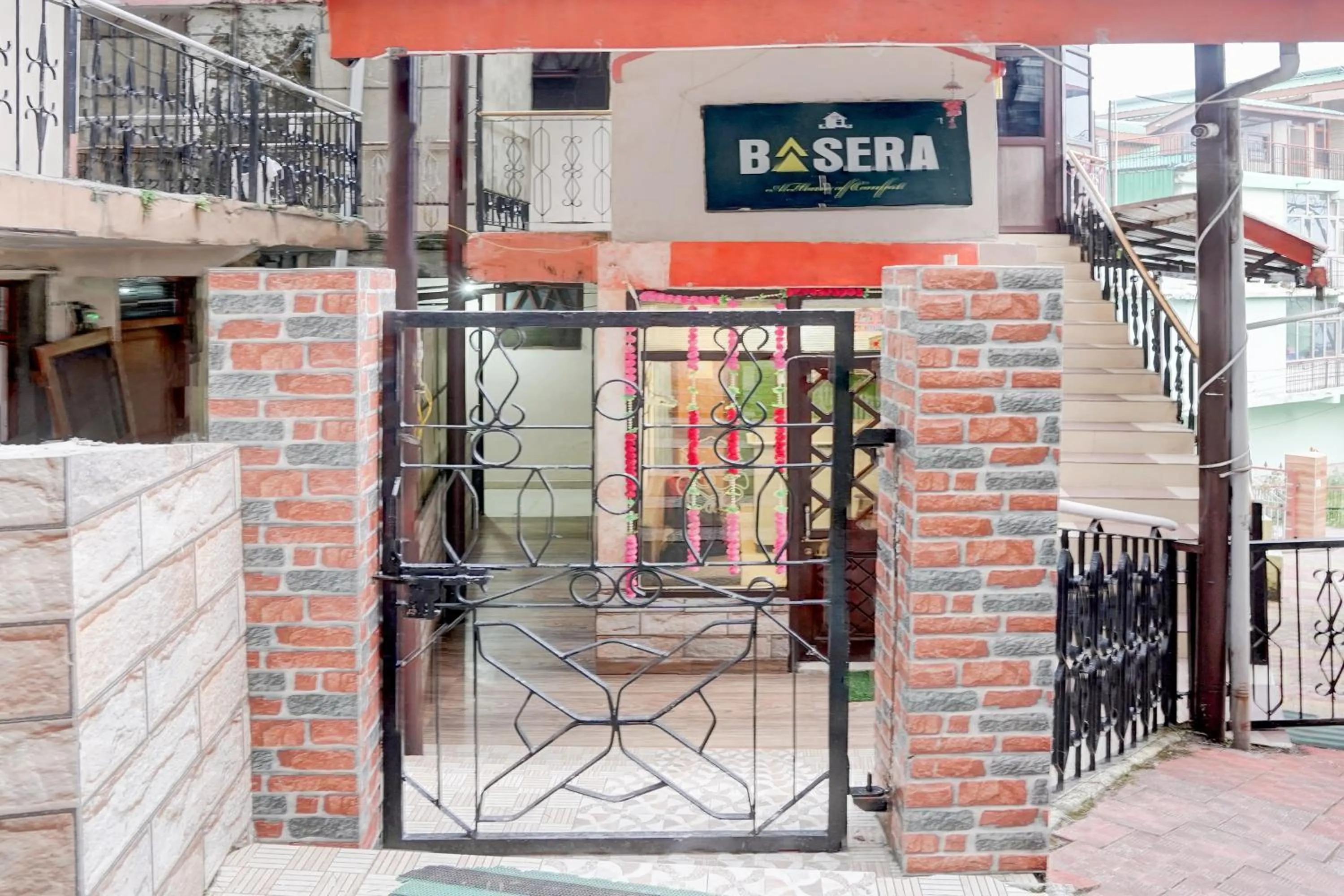 Facade/entrance in Hotel O Basera
