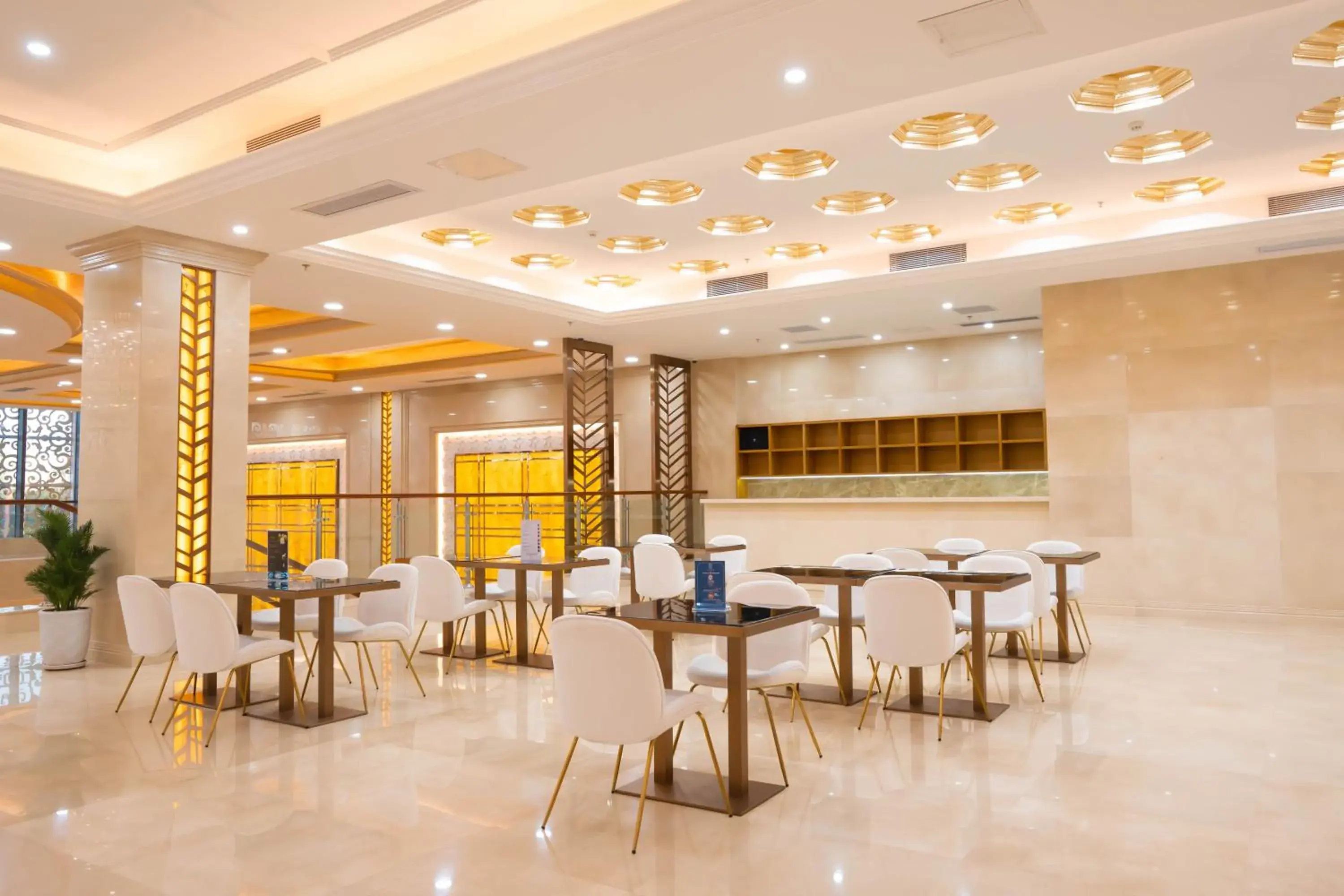 Restaurant/places to eat in ST Vegas Hotel Restaurant/places to eat in ST Vegas Hotel