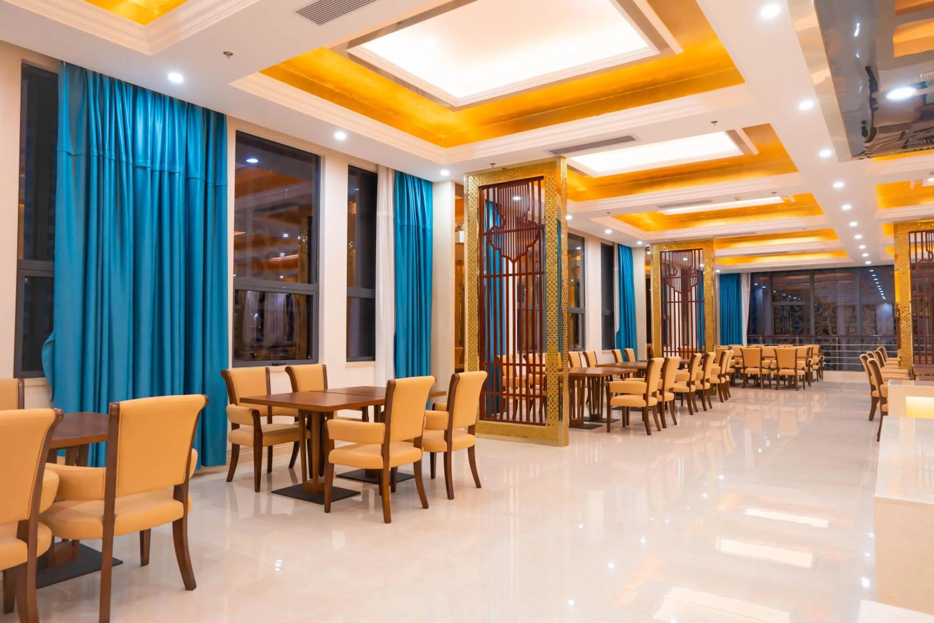 Restaurant/places to eat in ST Vegas Hotel