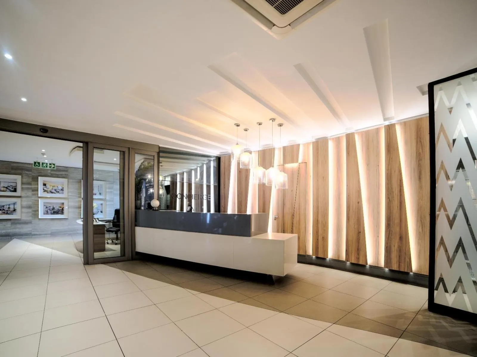 Facade/entrance, Bed in Masingita Towers Hotel and SPA