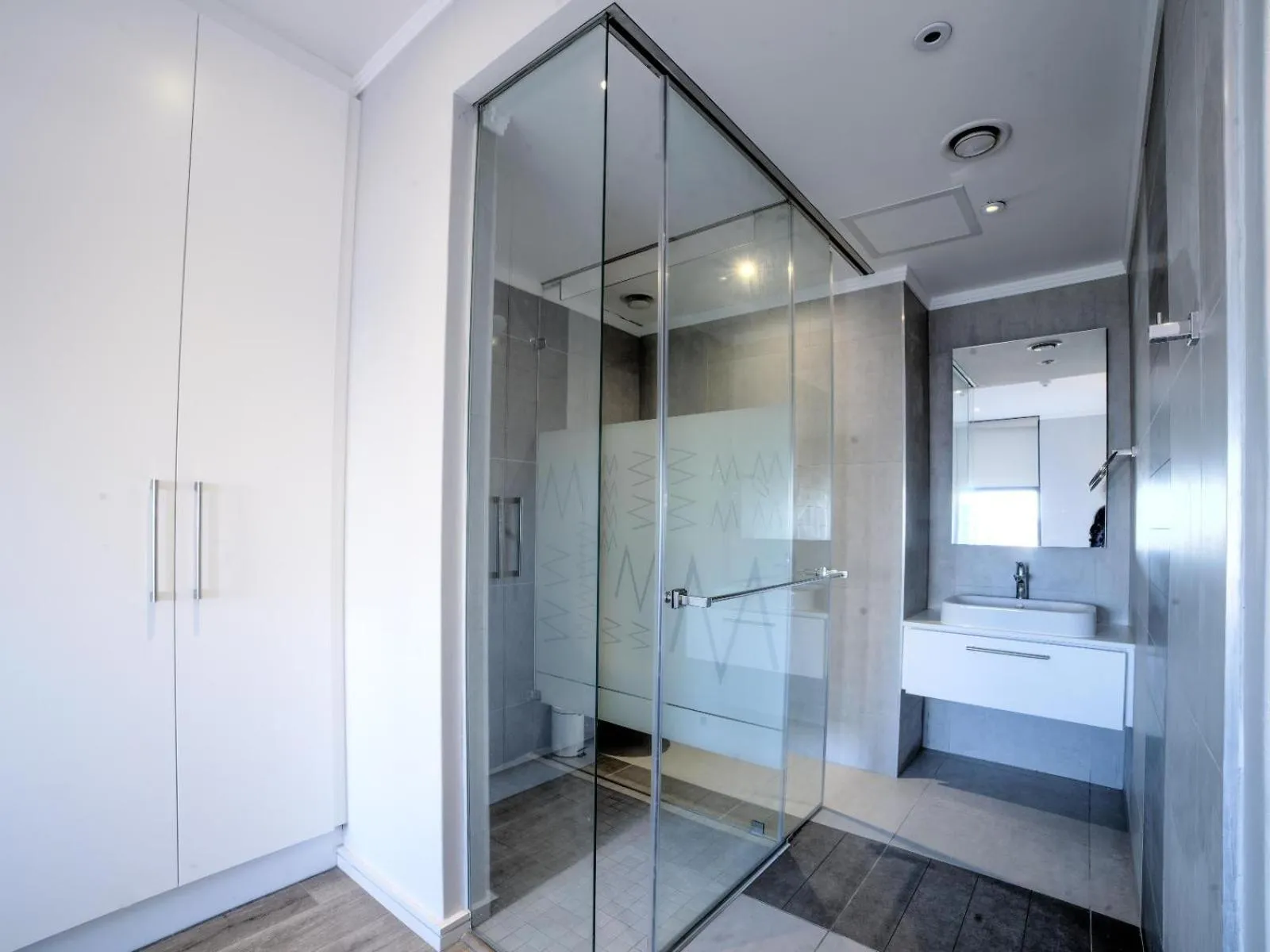 Shower in Masingita Towers Hotel and SPA