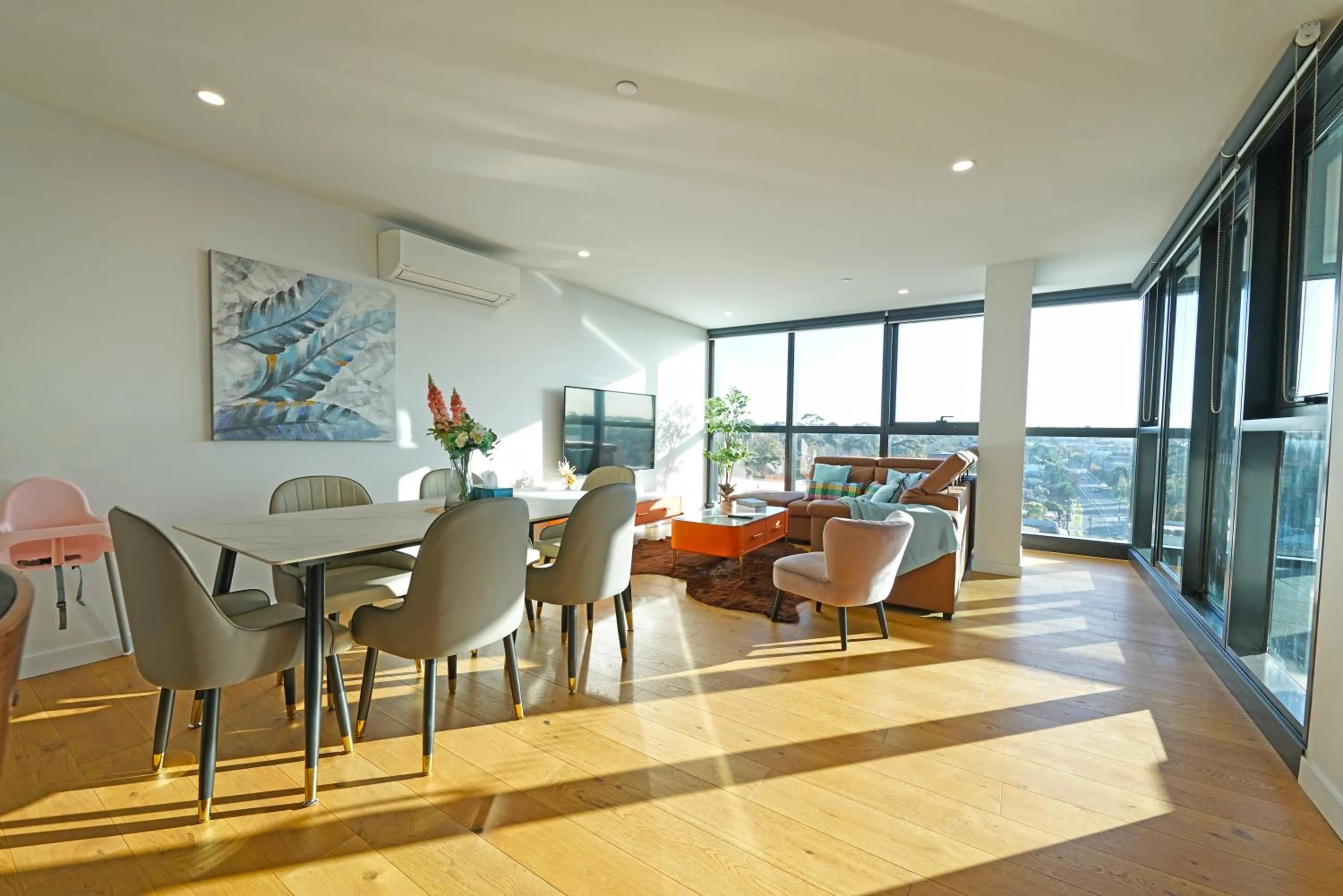 Luxury 3BRM Condo Pool Yoga Gym 2-Carport BoxHill