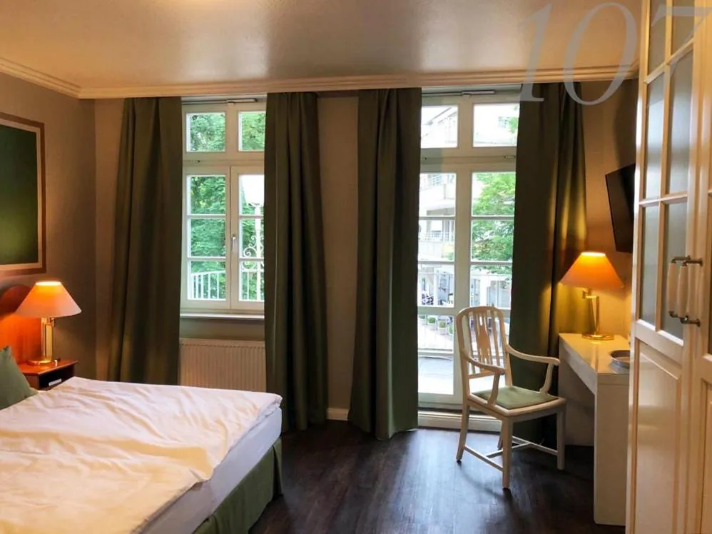 Photo of the whole room, Bed in Rein Klassik Hotel