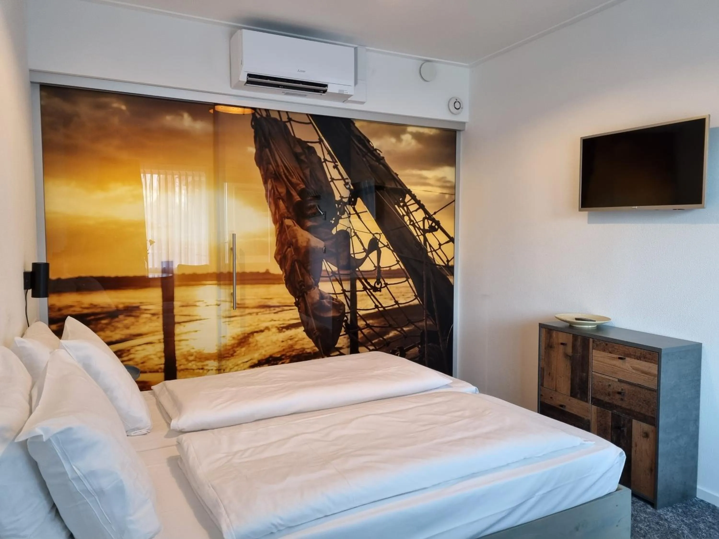 Photo of the whole room, Bed in Hotel Restaurant De Stadsherberg