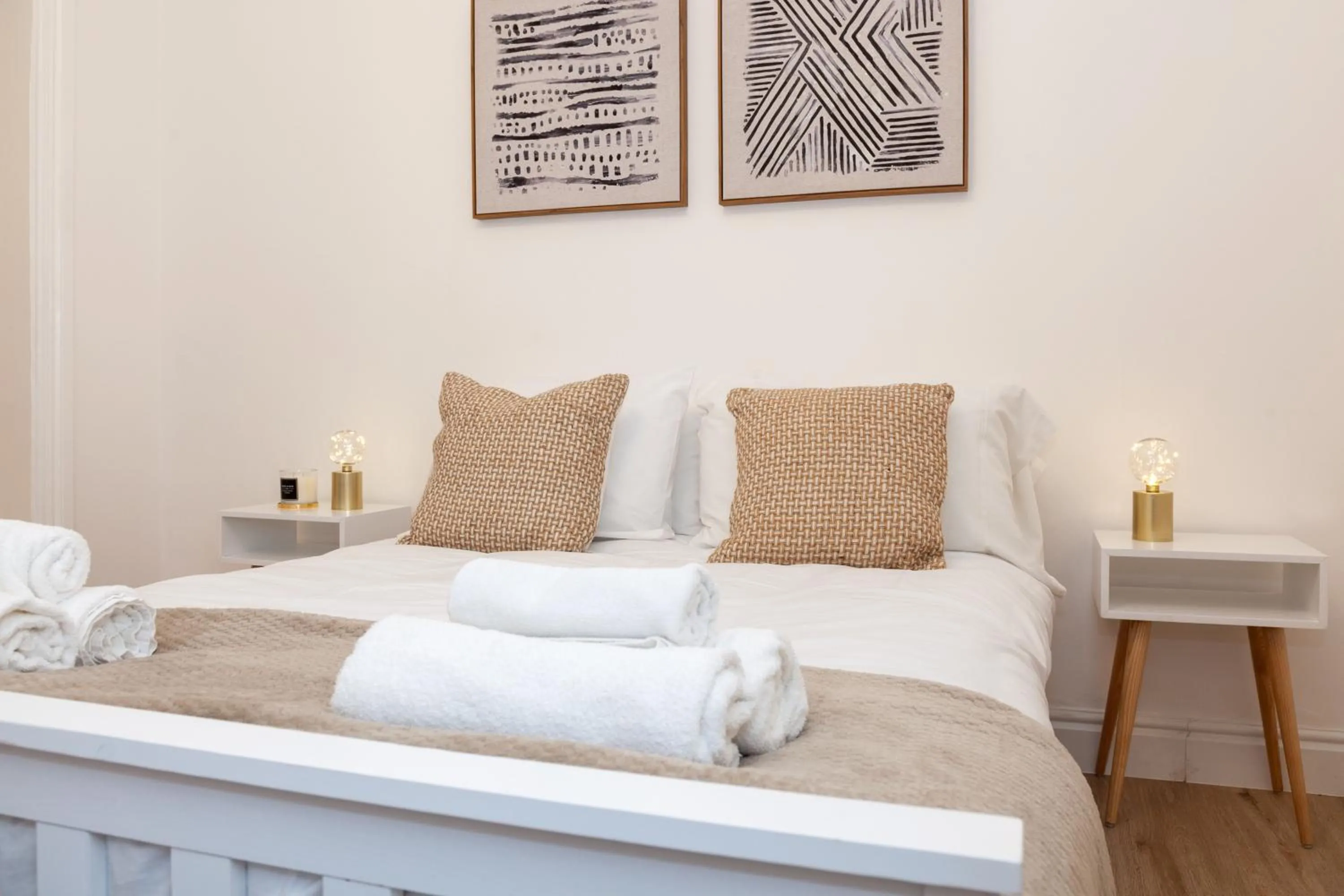 Kensington luxury flat with patio