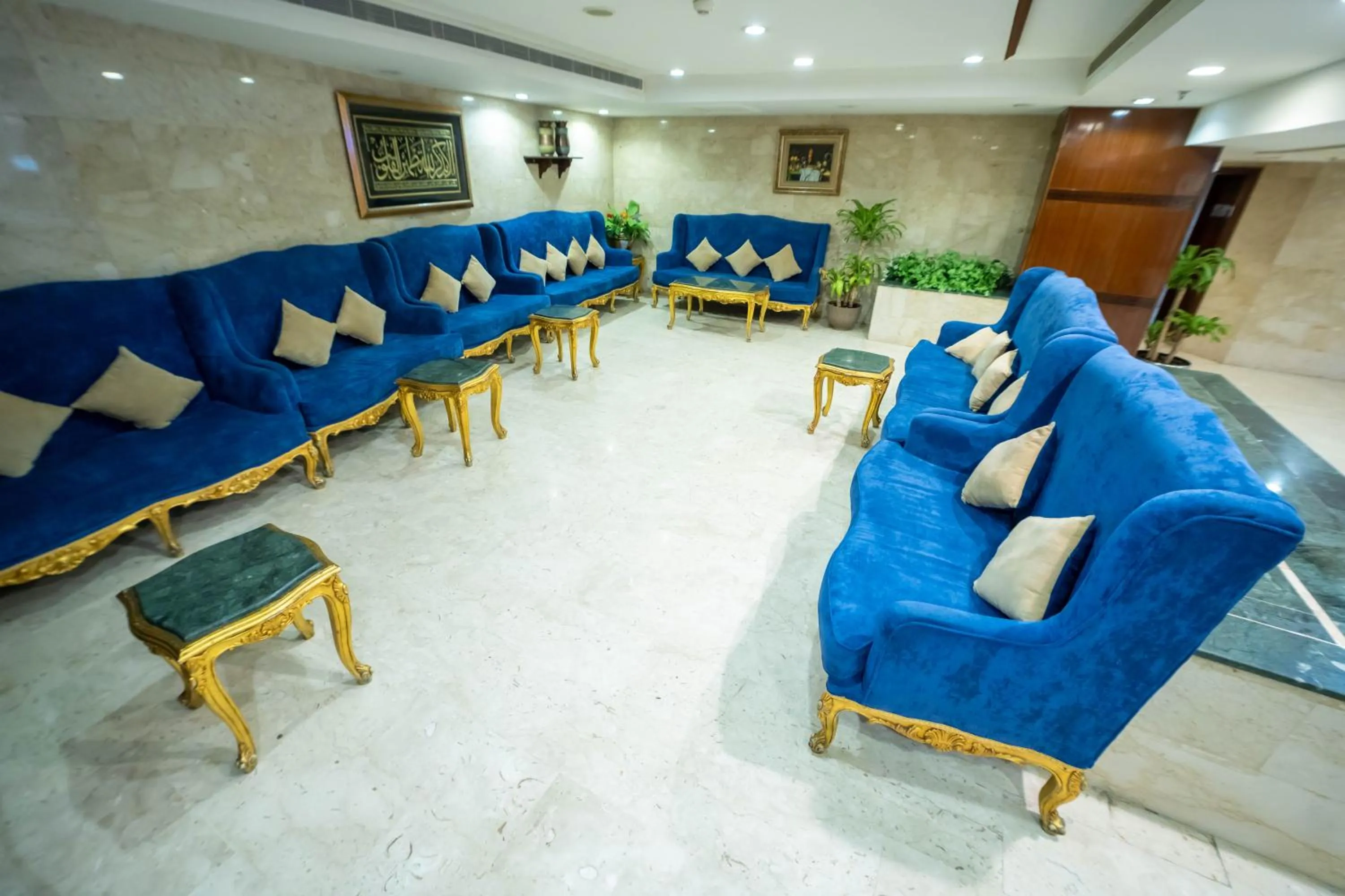 Seating area in Al Barakah Mawaddah Hotel