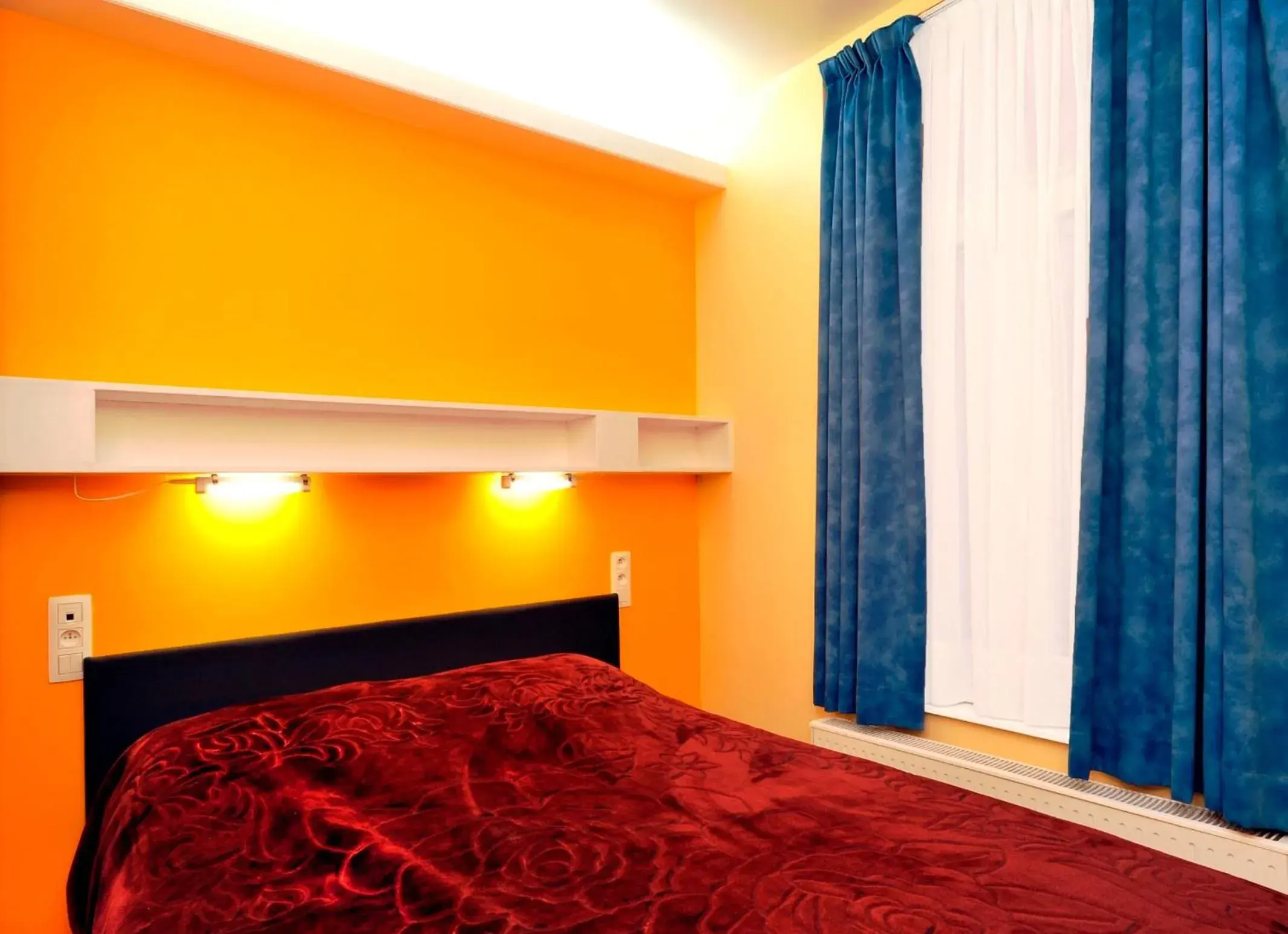 Bed in Hotel The Moon Bed in Hotel The Moon