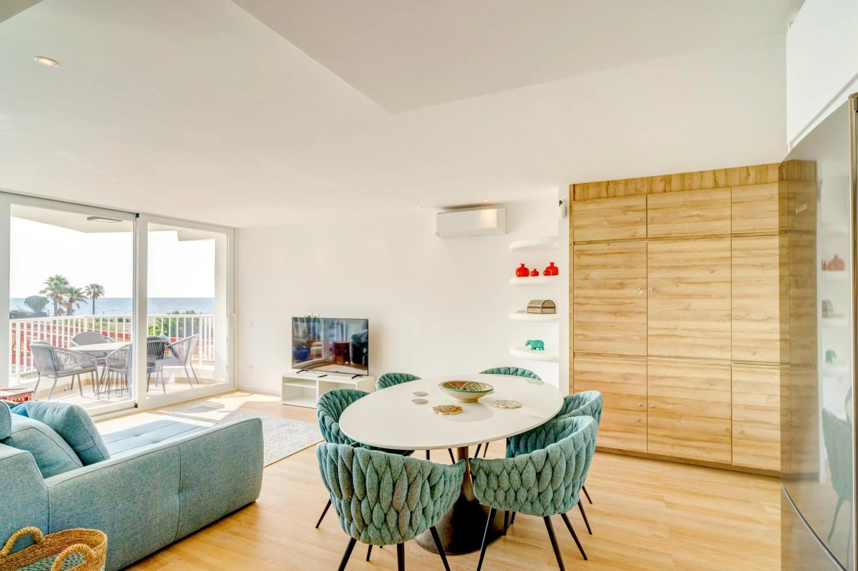 Beach Front Flat with Sea Views