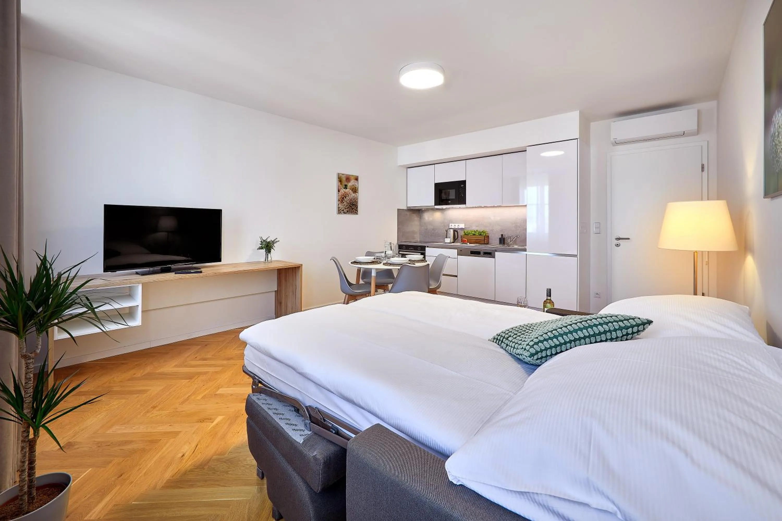 Bed in DownTown Suites Rubesova