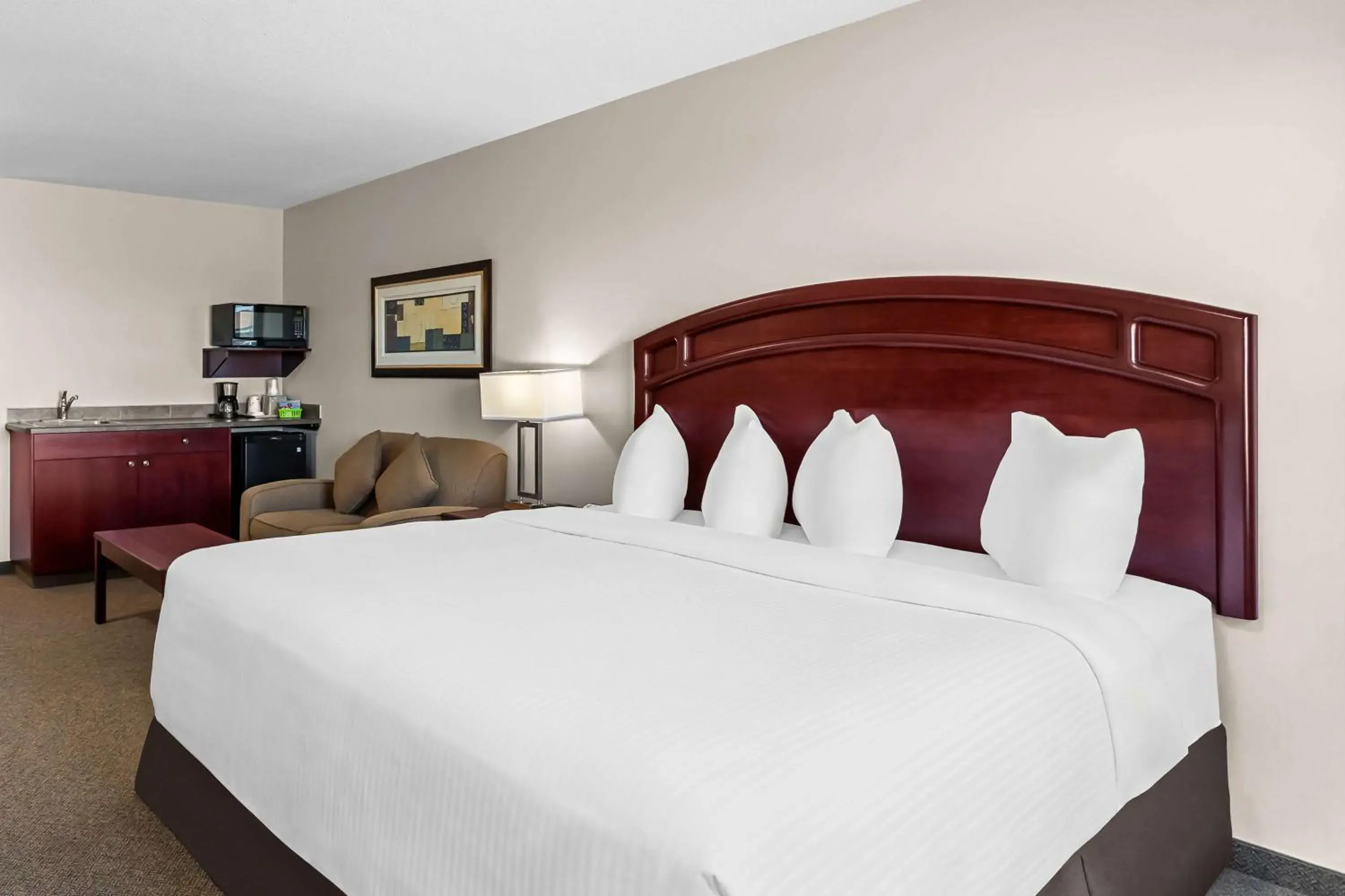 Bedroom, Bed in SureStay Hotel by Best Western Bassano Bedroom, Bed in SureStay Hotel by Best Western Bassano