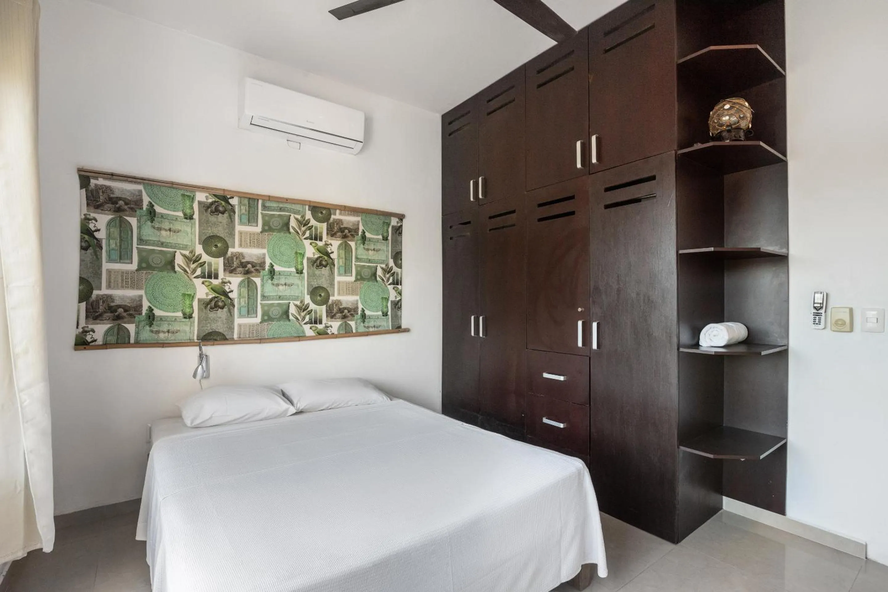 Photo of the whole room, Bed in Villas Akalan