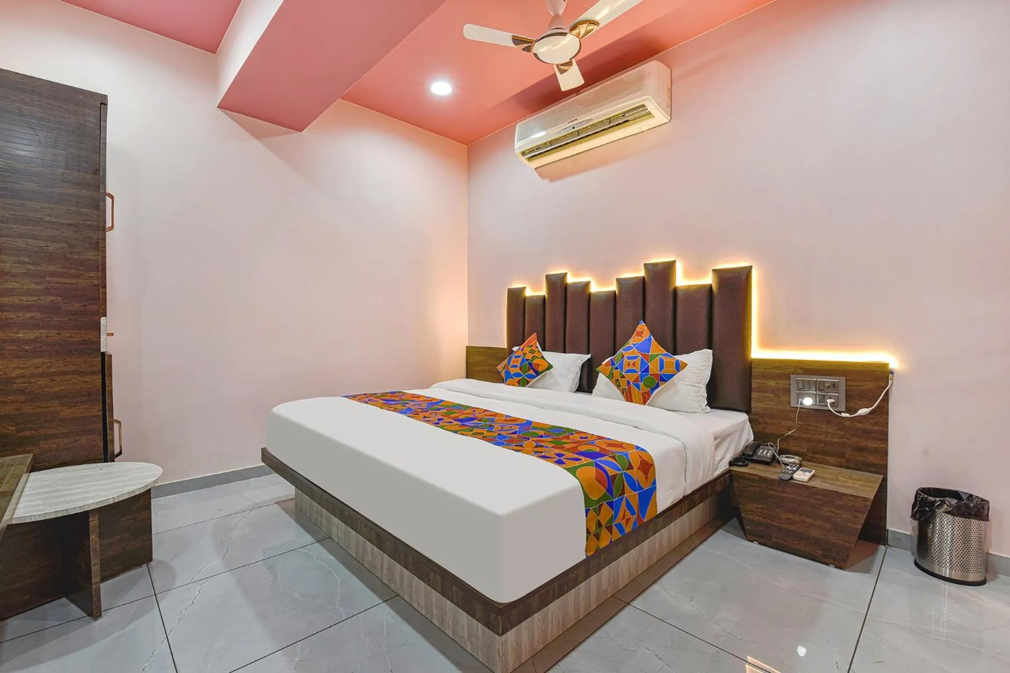 Bed in FabHotel Max Inn - Inside Himalaya Square