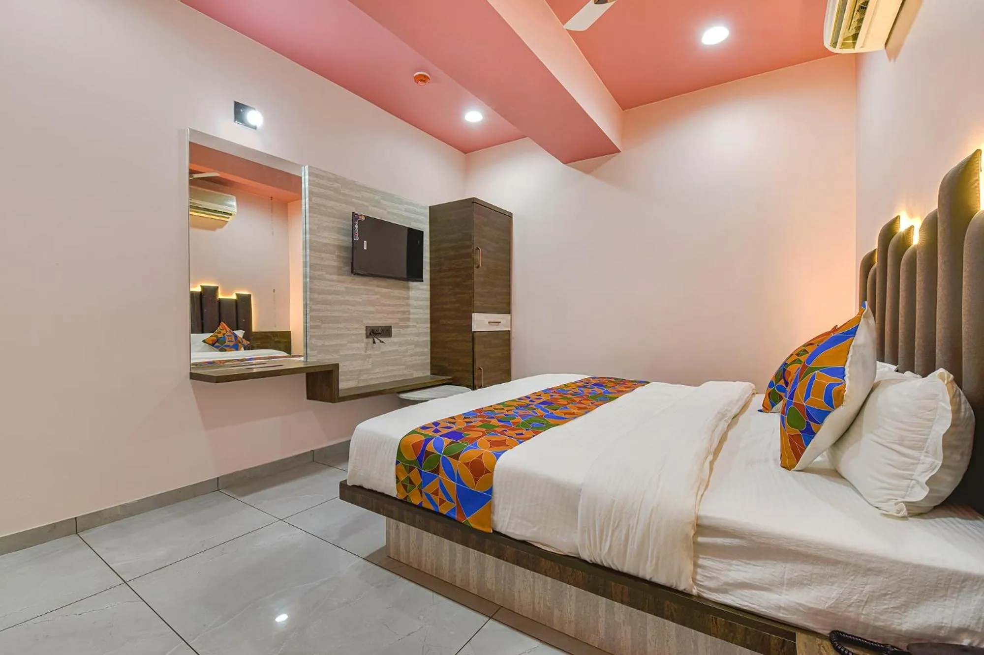 Bed in FabHotel Max Inn - Inside Himalaya Square