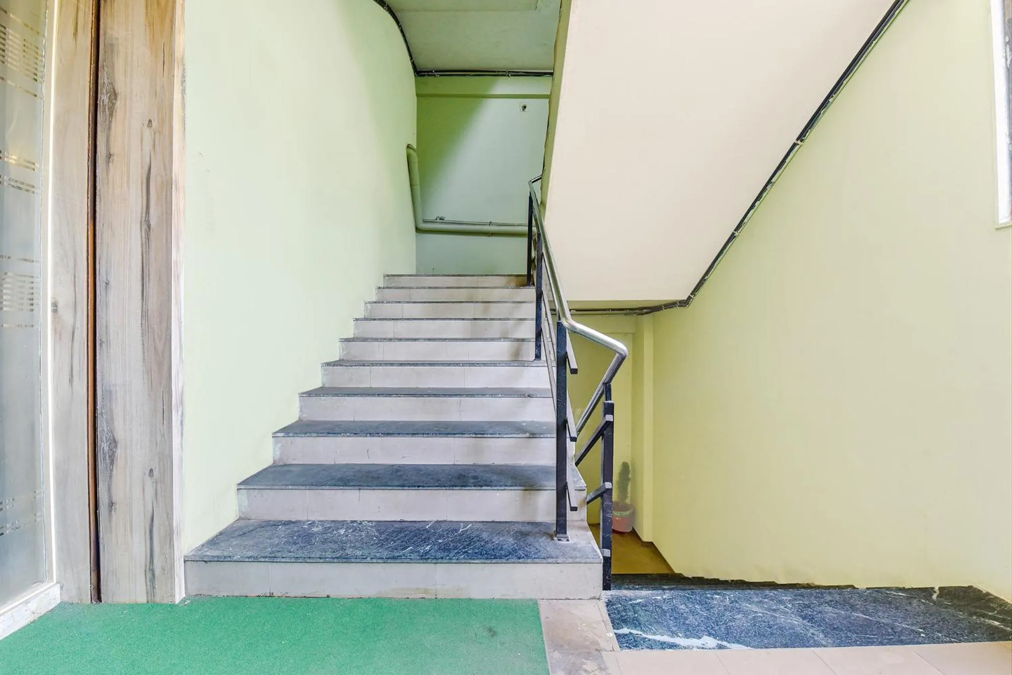 Lobby or reception in FabHotel Max Inn - Inside Himalaya Square