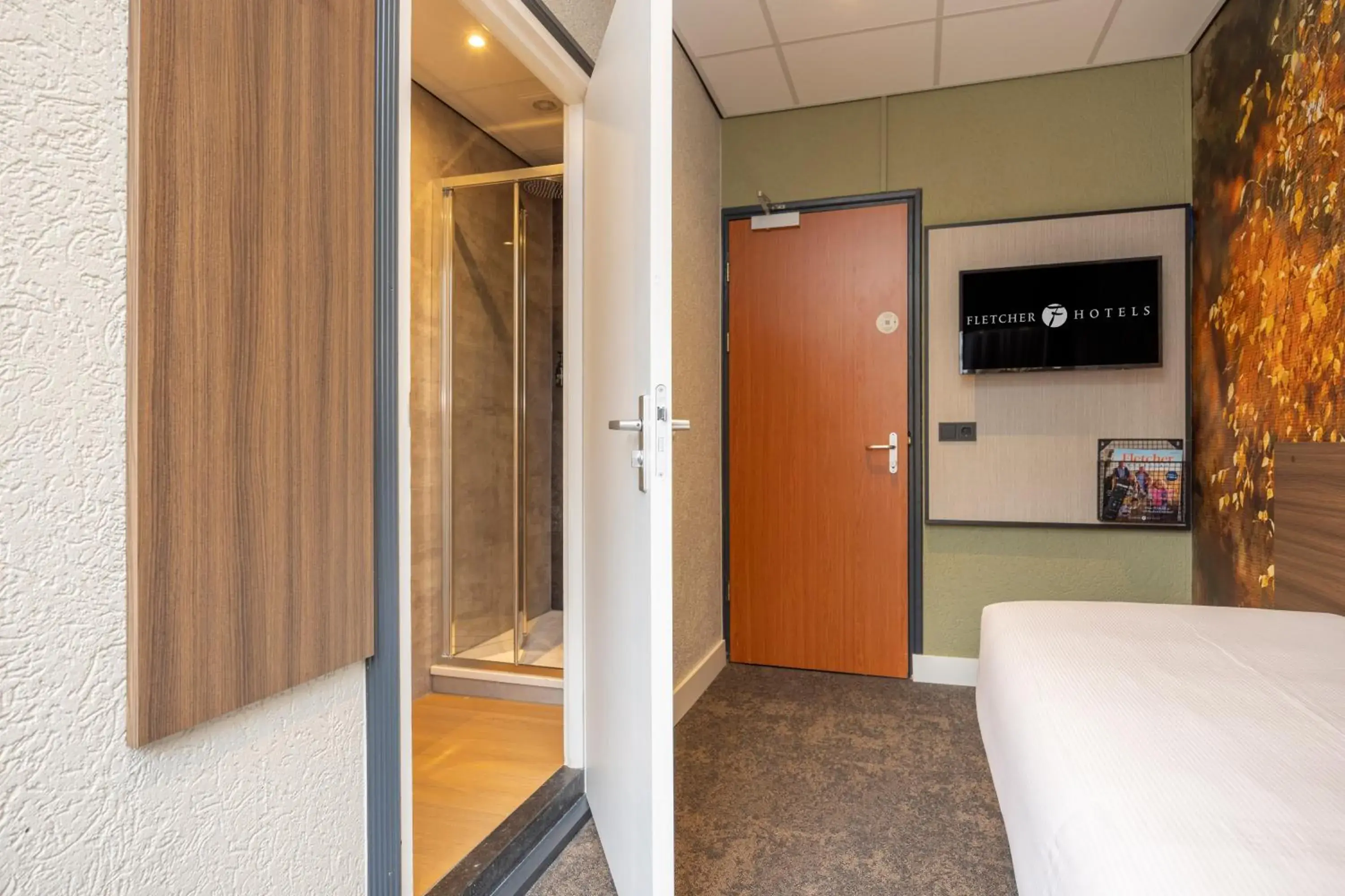 Photo of the whole room, Bed in Fletcher Hotel Apeldoorn Photo of the whole room, Bed in Fletcher Hotel Apeldoorn