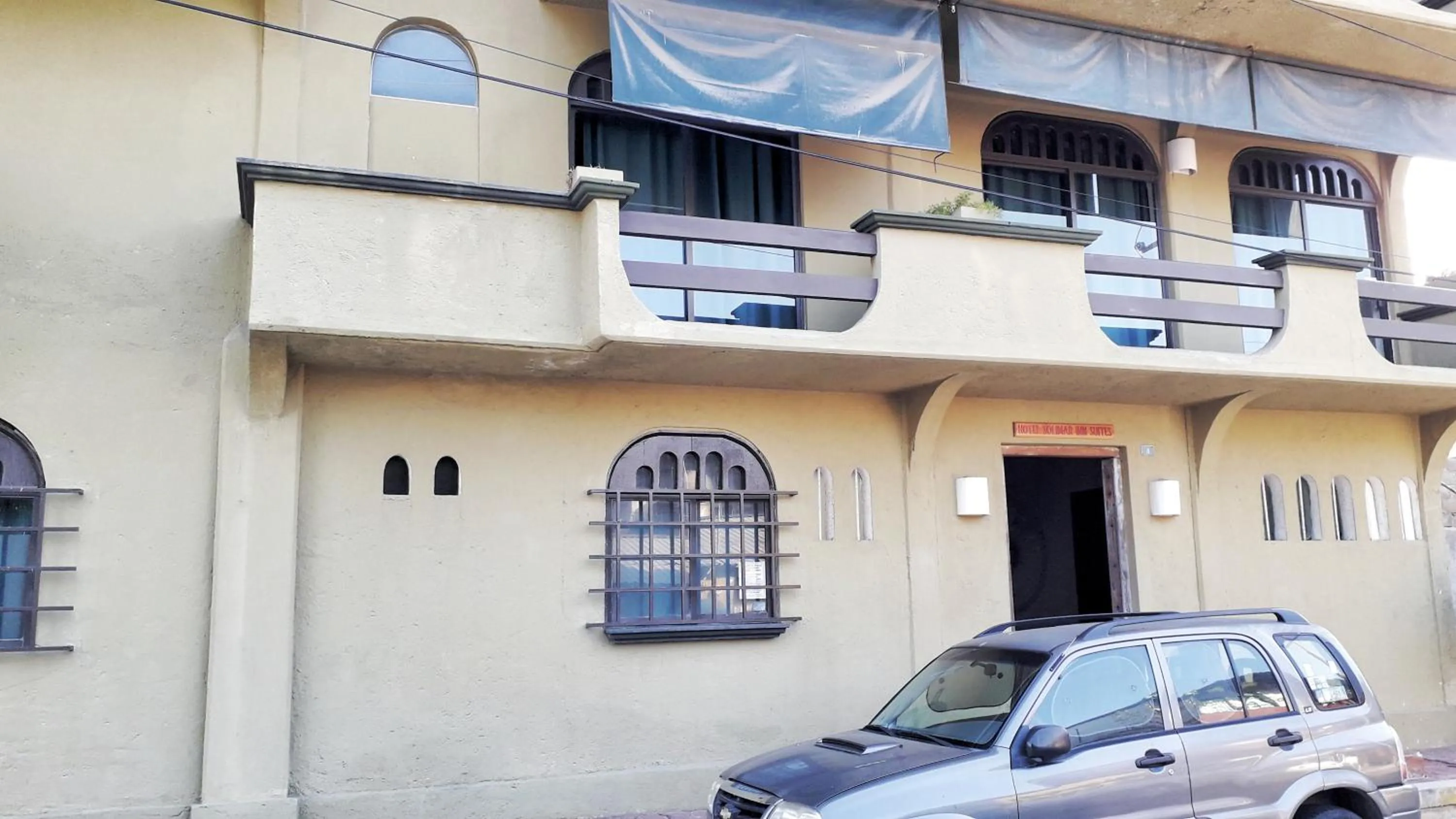 Facade/entrance in Solimar Inn Suites