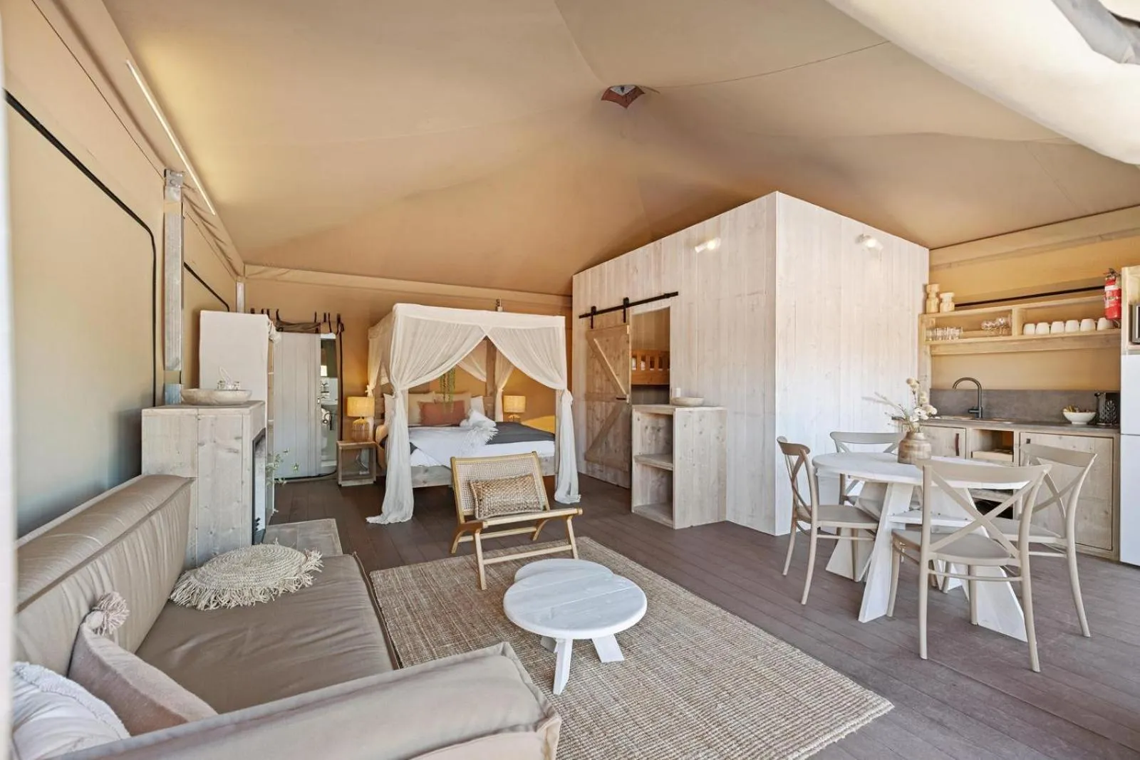 Seating area, Bed in BIG4 Ingenia Holidays Inverloch