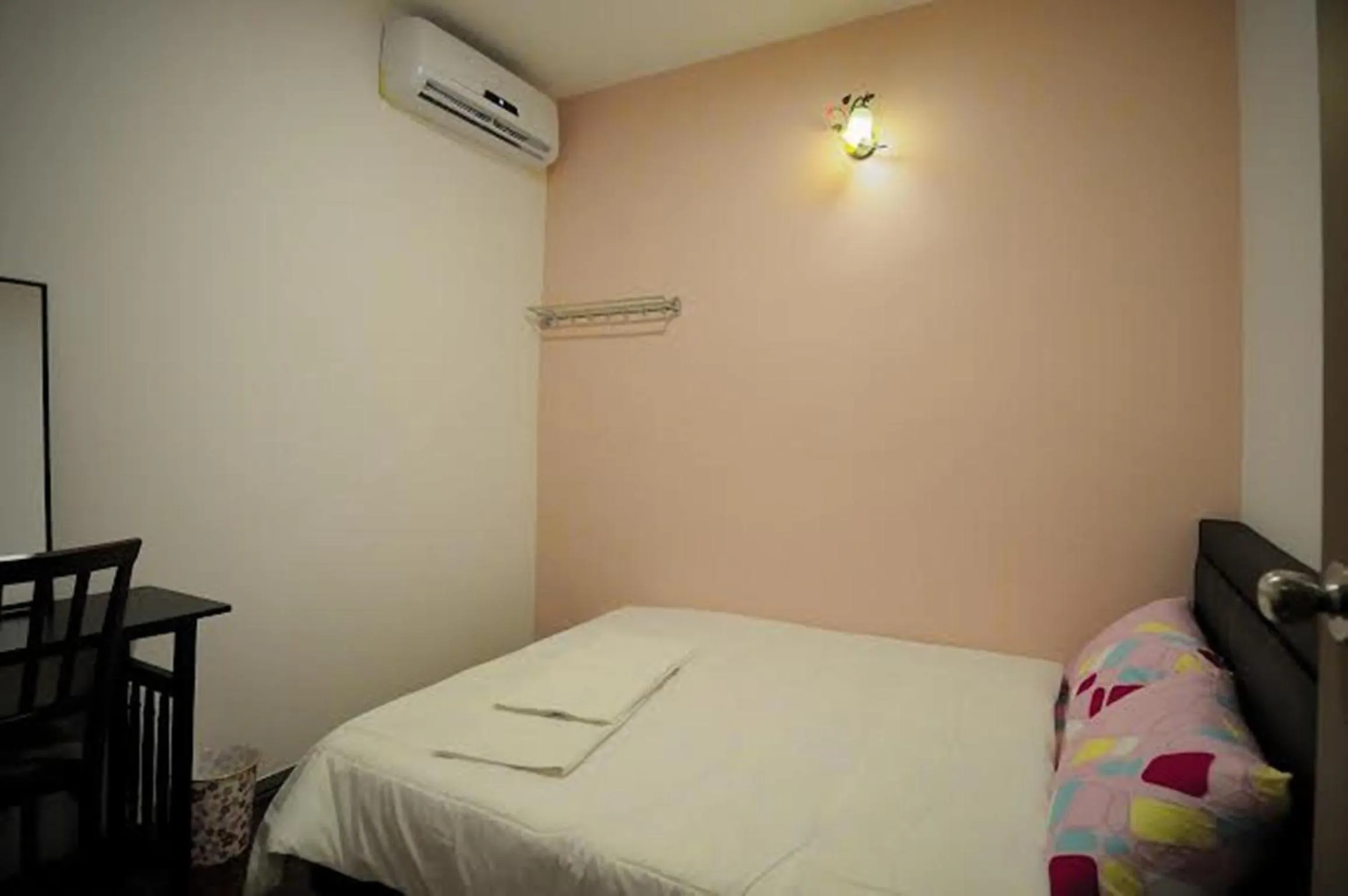 Bed in Thirty Three Stewart Houze