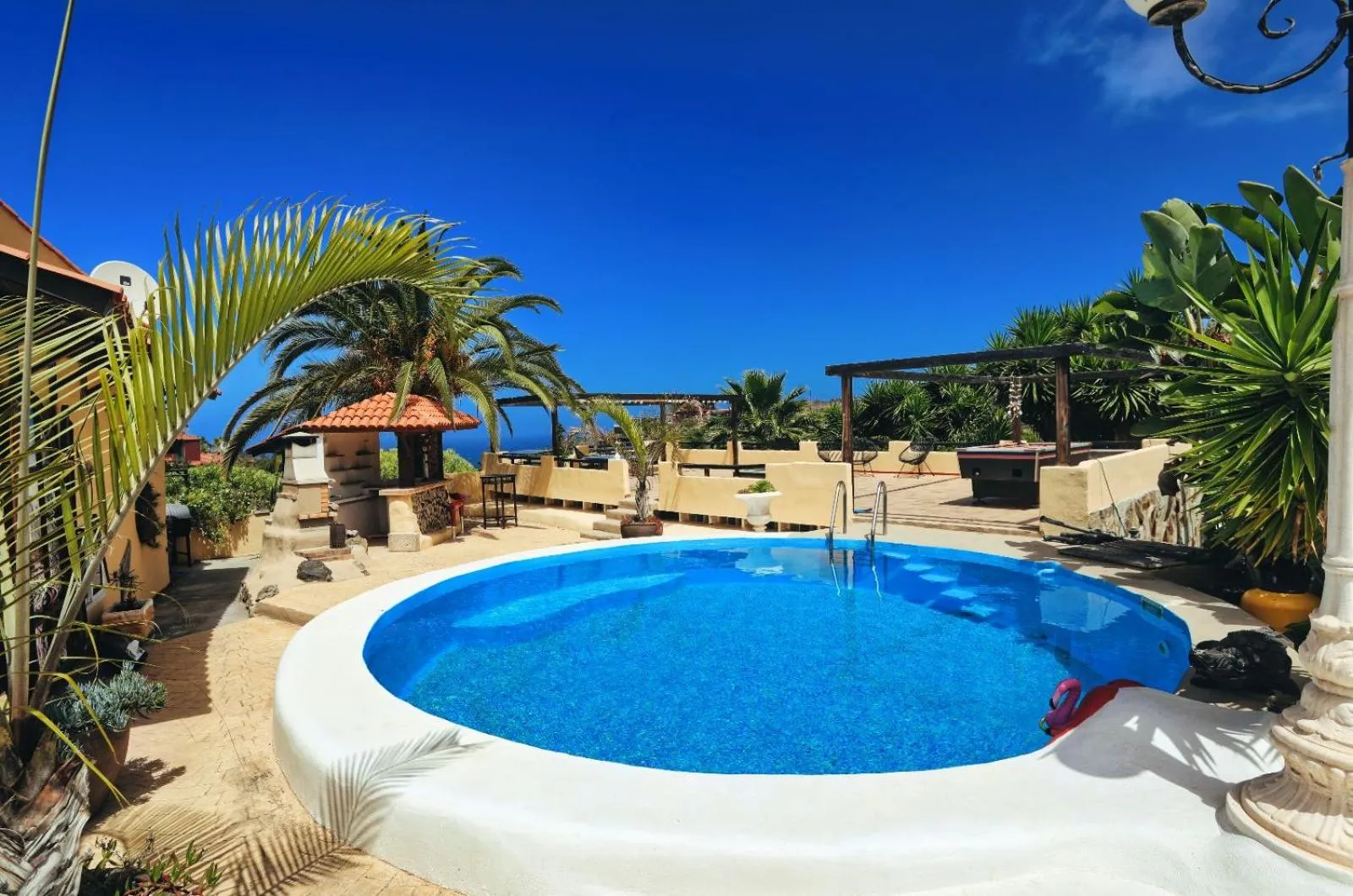 Pool view in Finca Vino Tinto 1