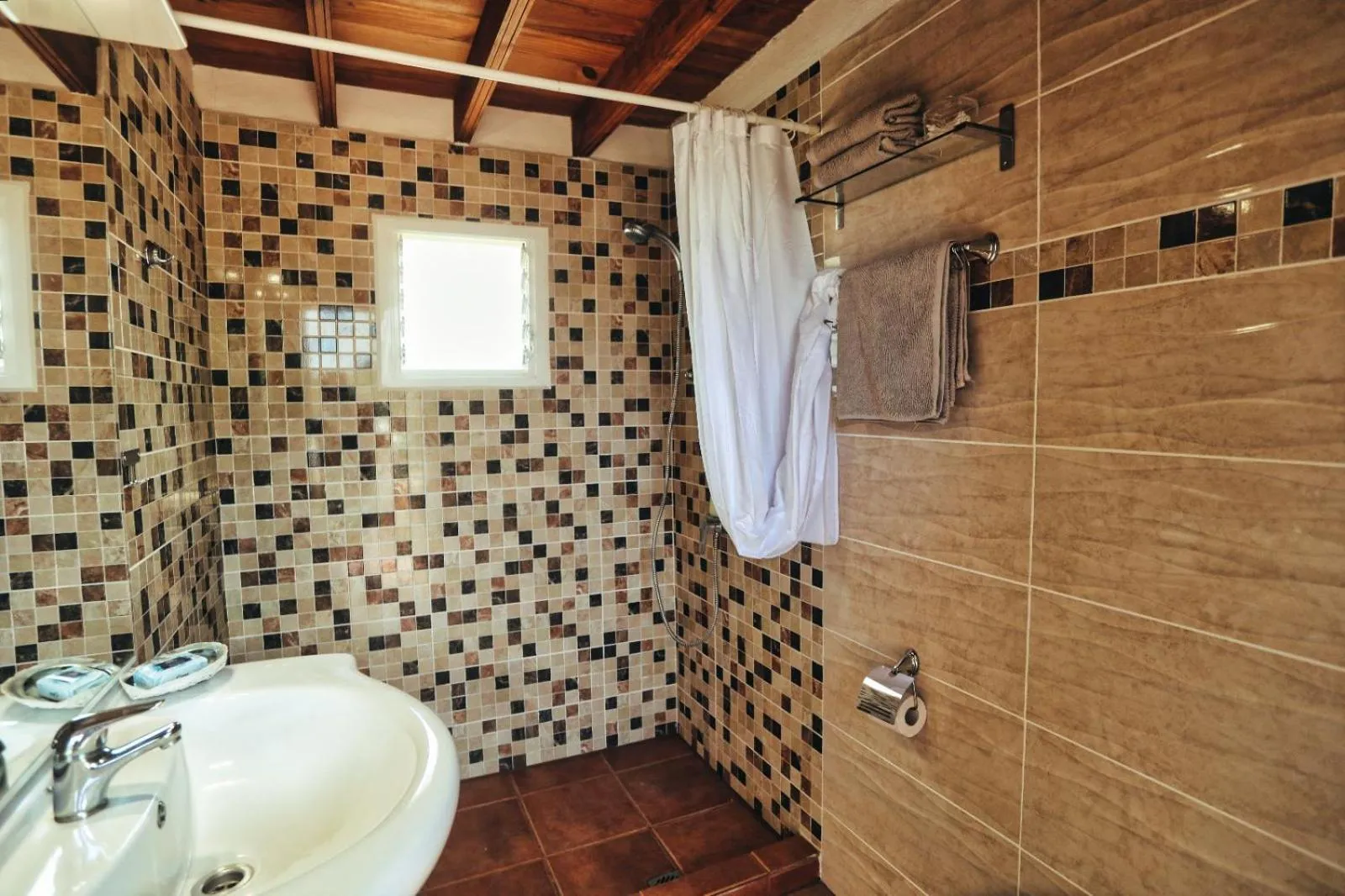 Shower in Finca Vino Tinto 1