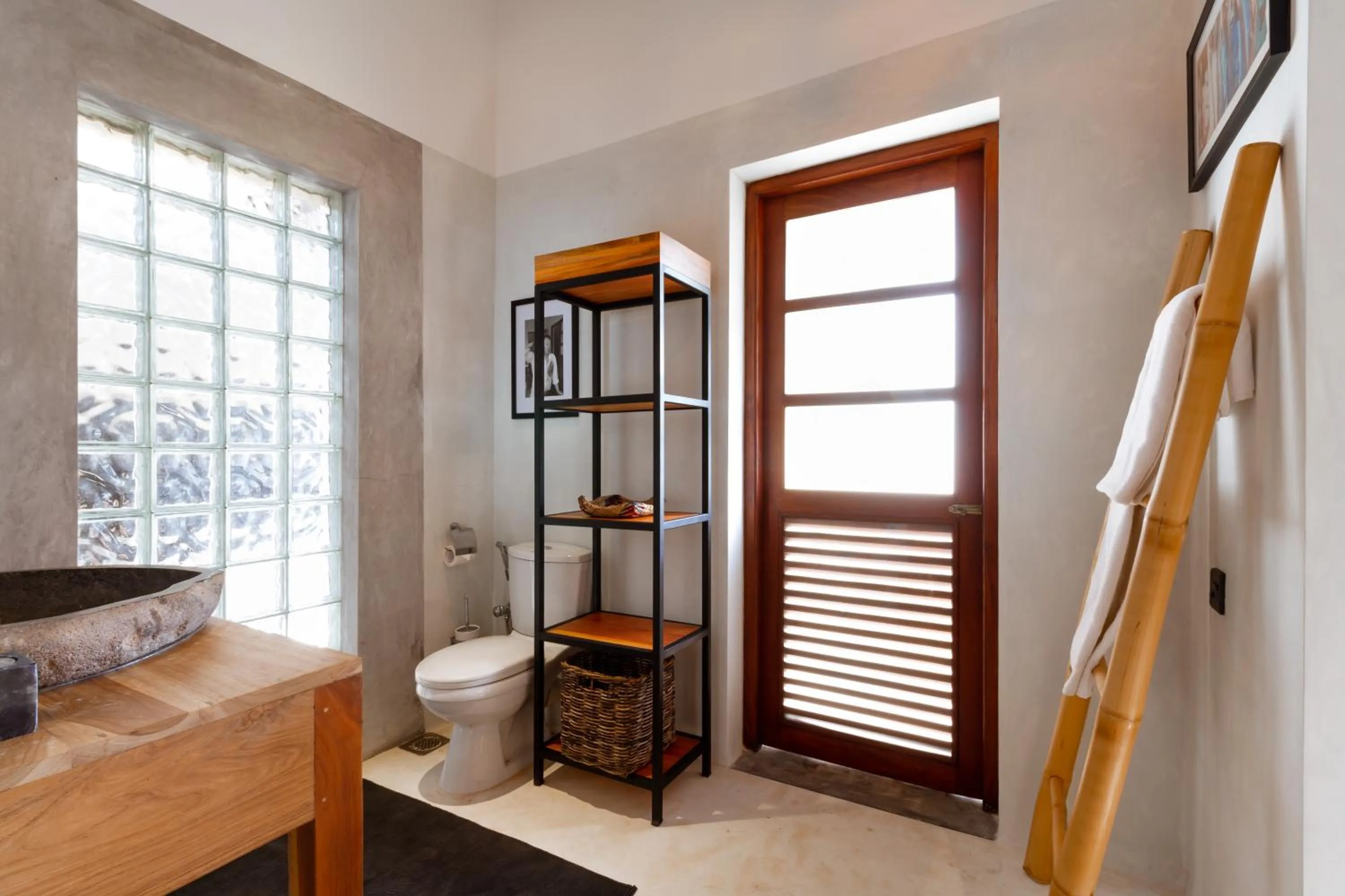 Toilet in Eraeliya Villas & Gardens