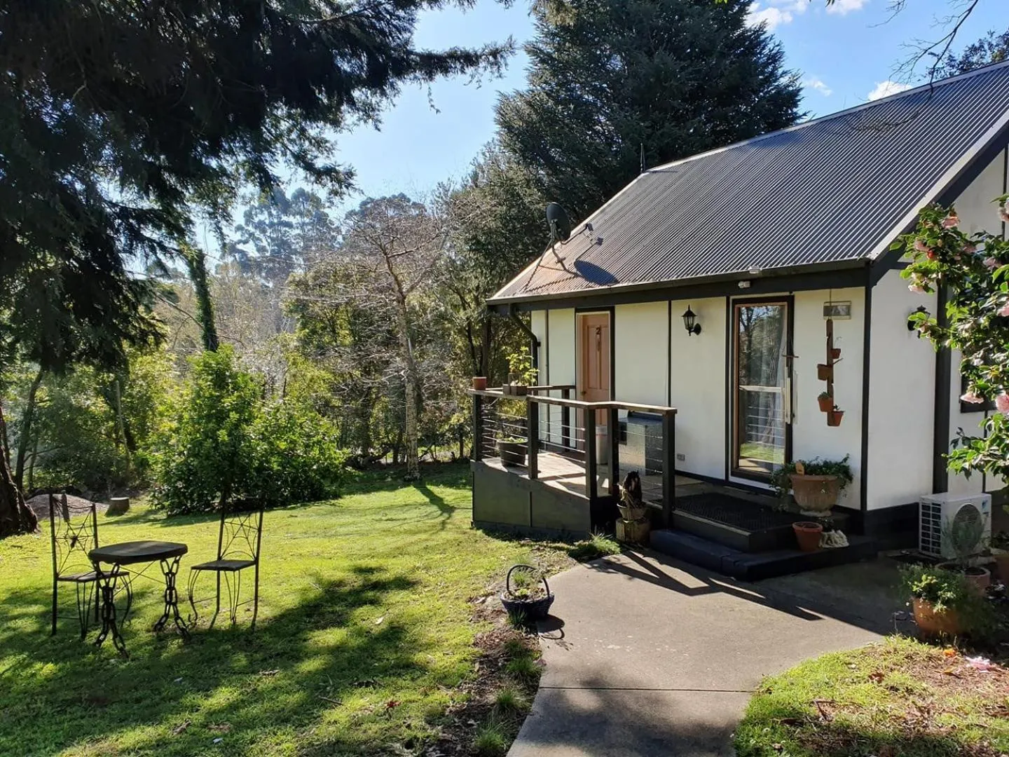 Property building in Olinda Country Cottages