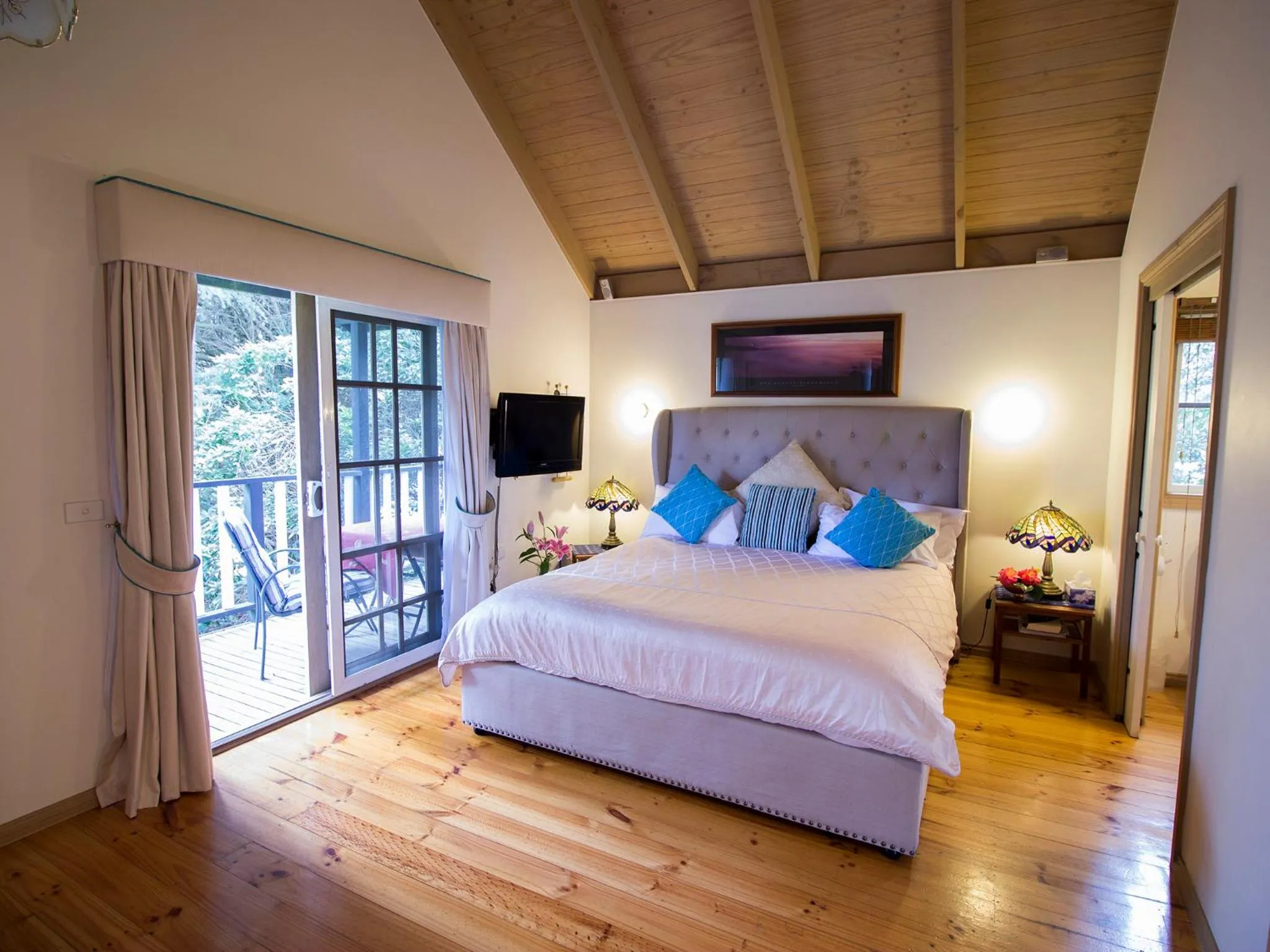 Bed in Olinda Country Cottages