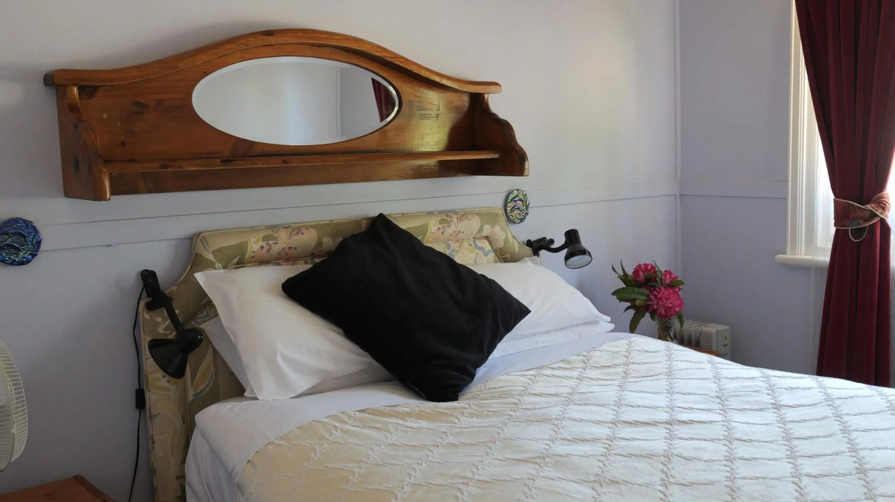 Bed in Olinda Country Cottages