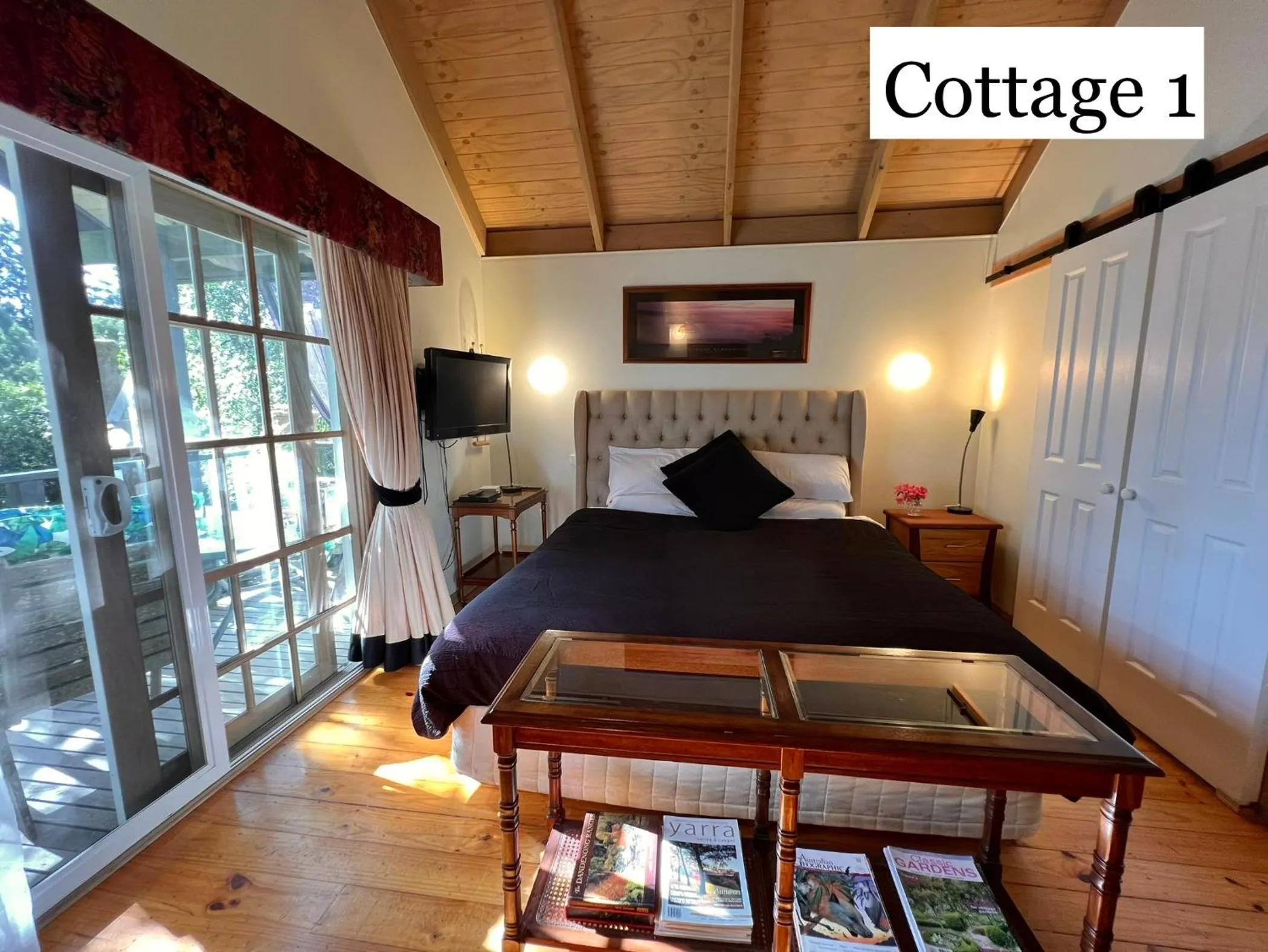 Bed in Olinda Country Cottages