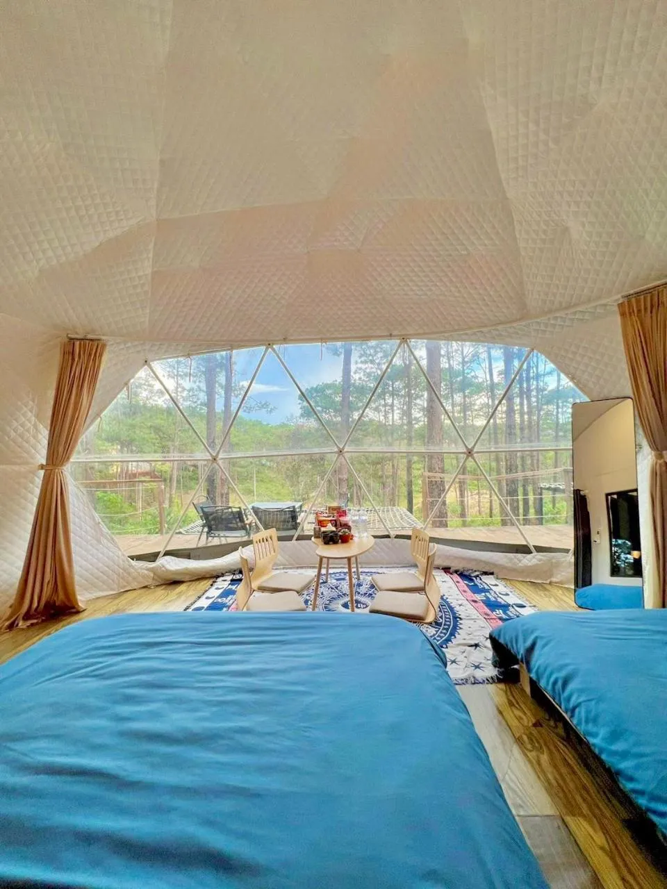 Decorative detail, Bed in De Vivre Homestay Măng Đen