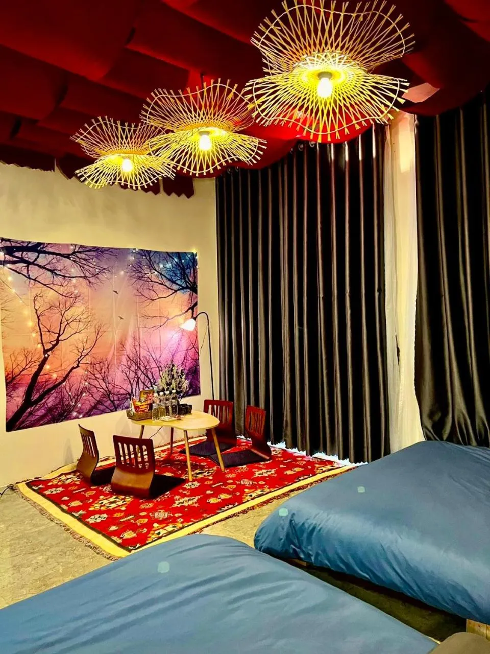 Seating area, Bed in De Vivre Homestay Măng Đen