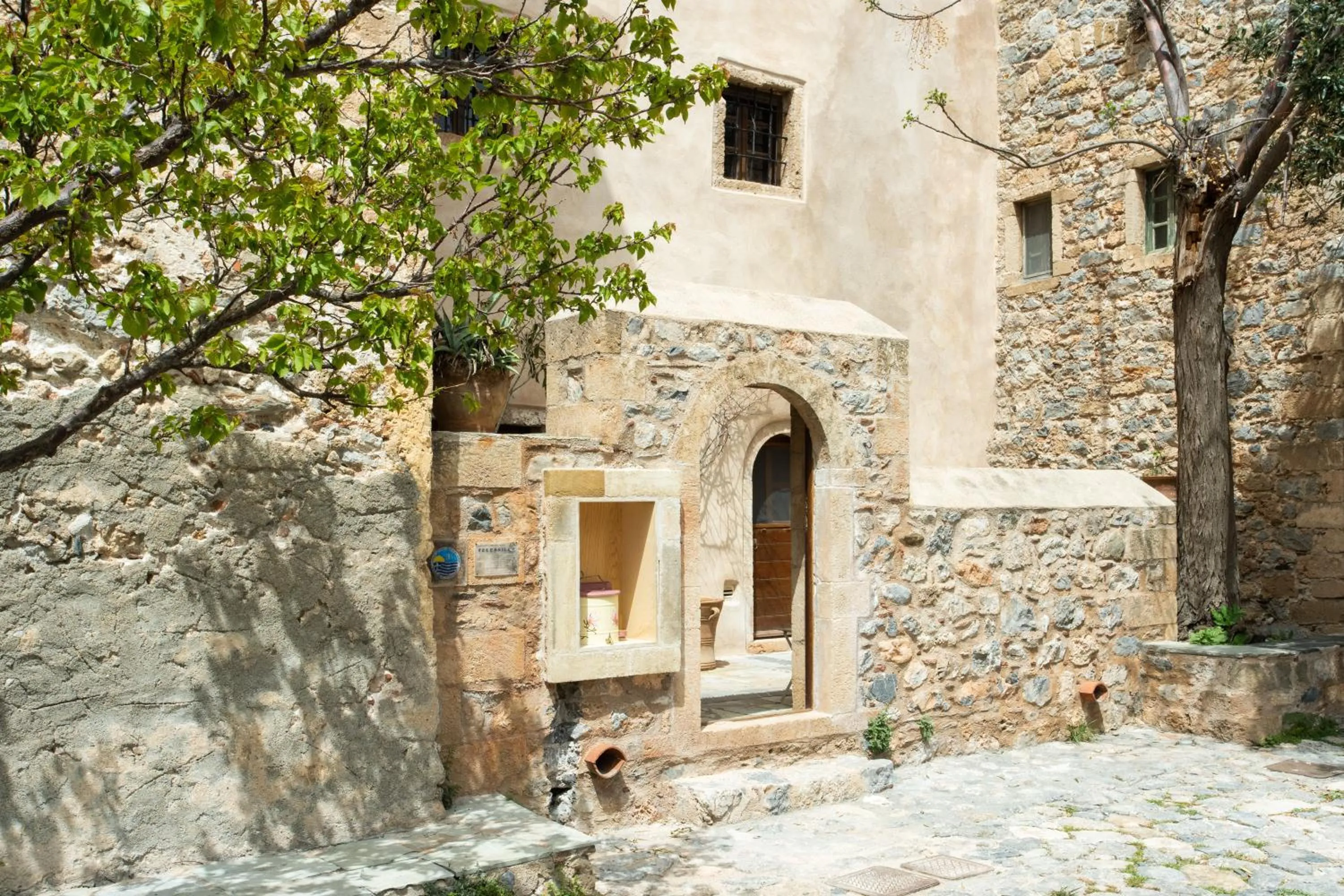 Property building in Dorovinis Monemvasia Castlehouses