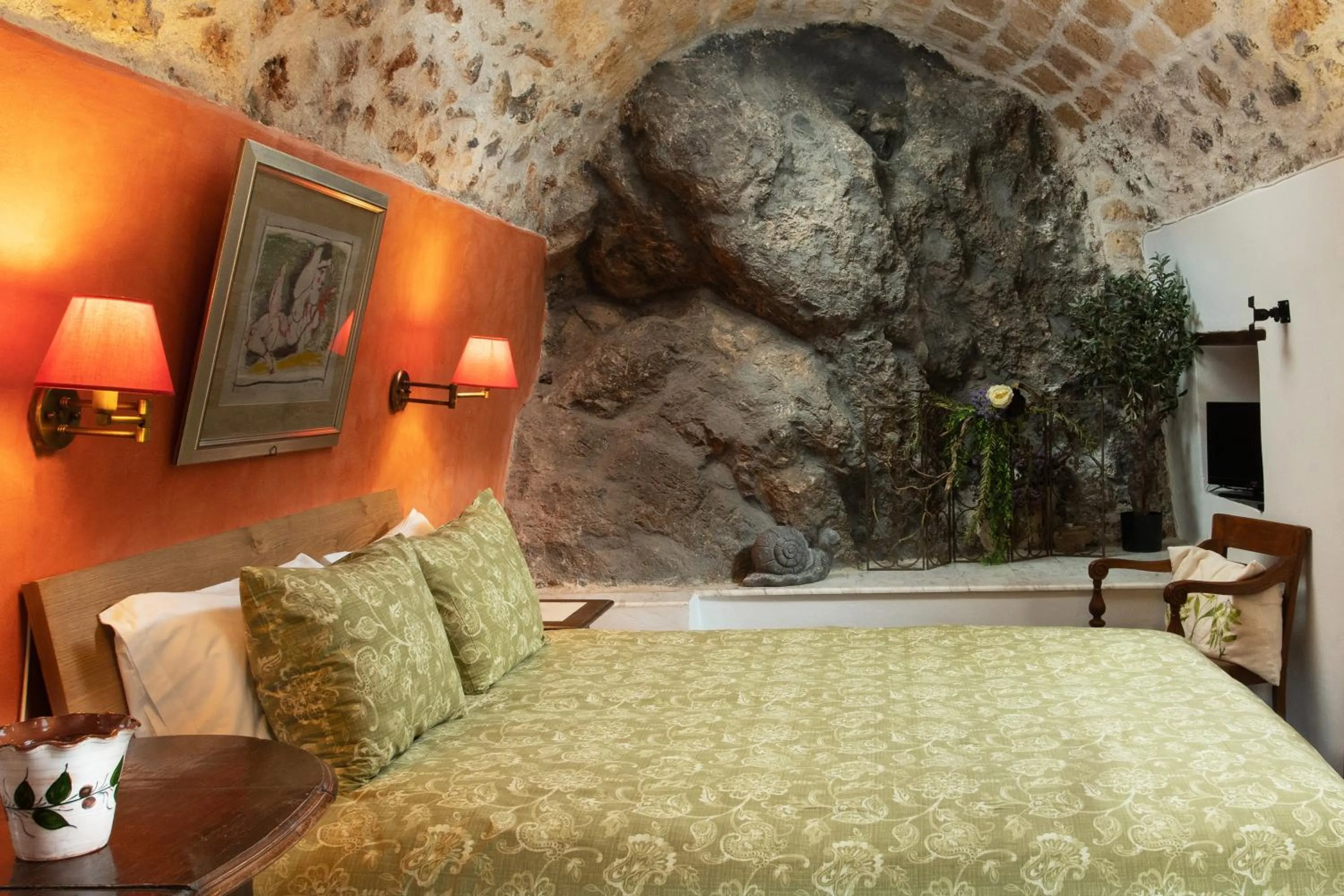 Bedroom, Bed in Dorovinis Monemvasia Castlehouses