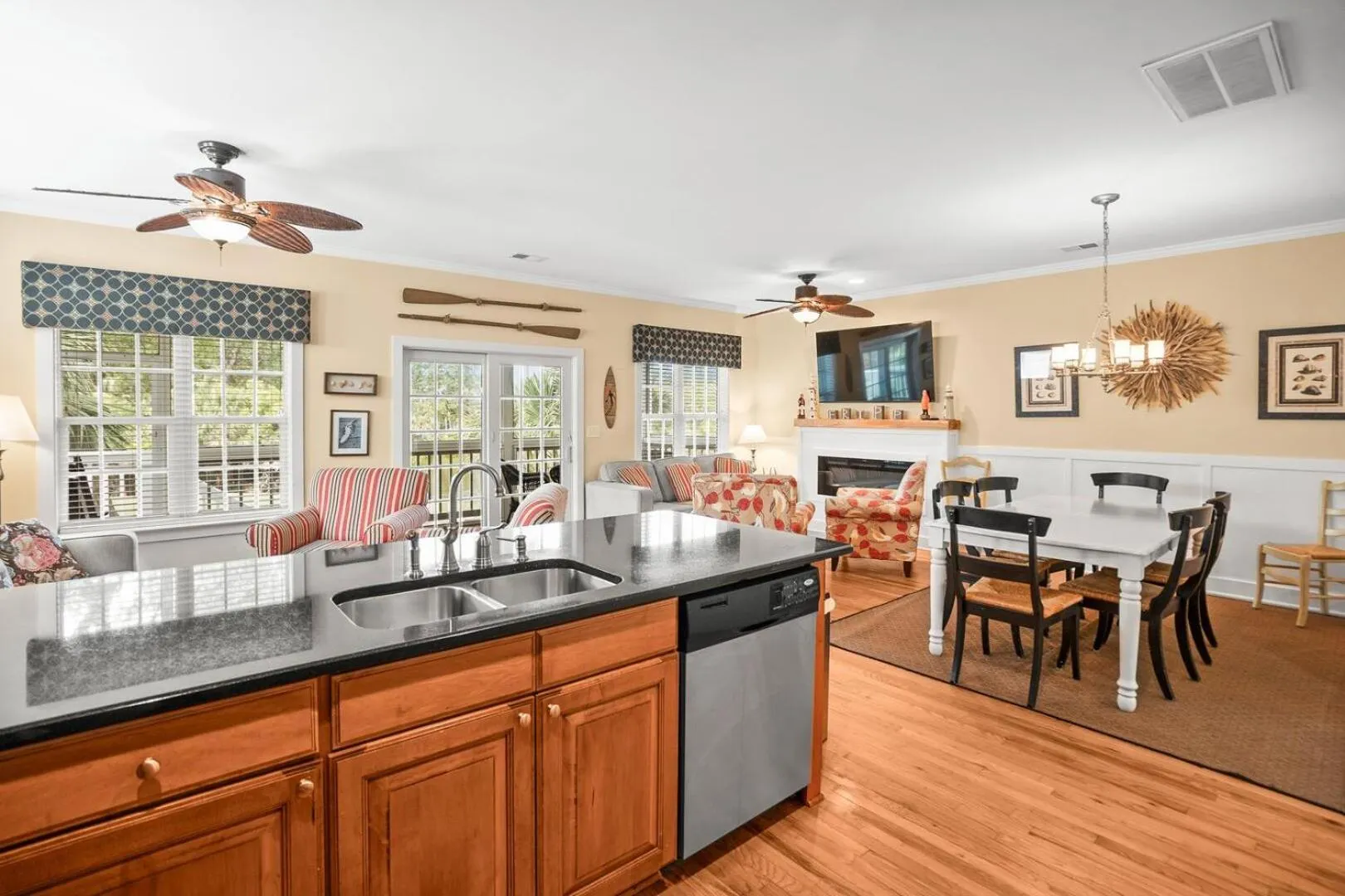 Kitchen or kitchenette in 694 Bonito Rd-Sandy Palms