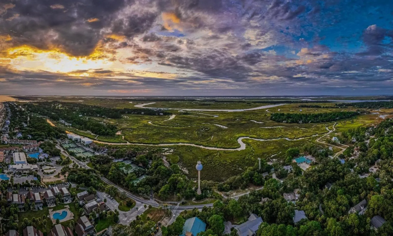 Property building in 694 Bonito Rd-Sandy Palms