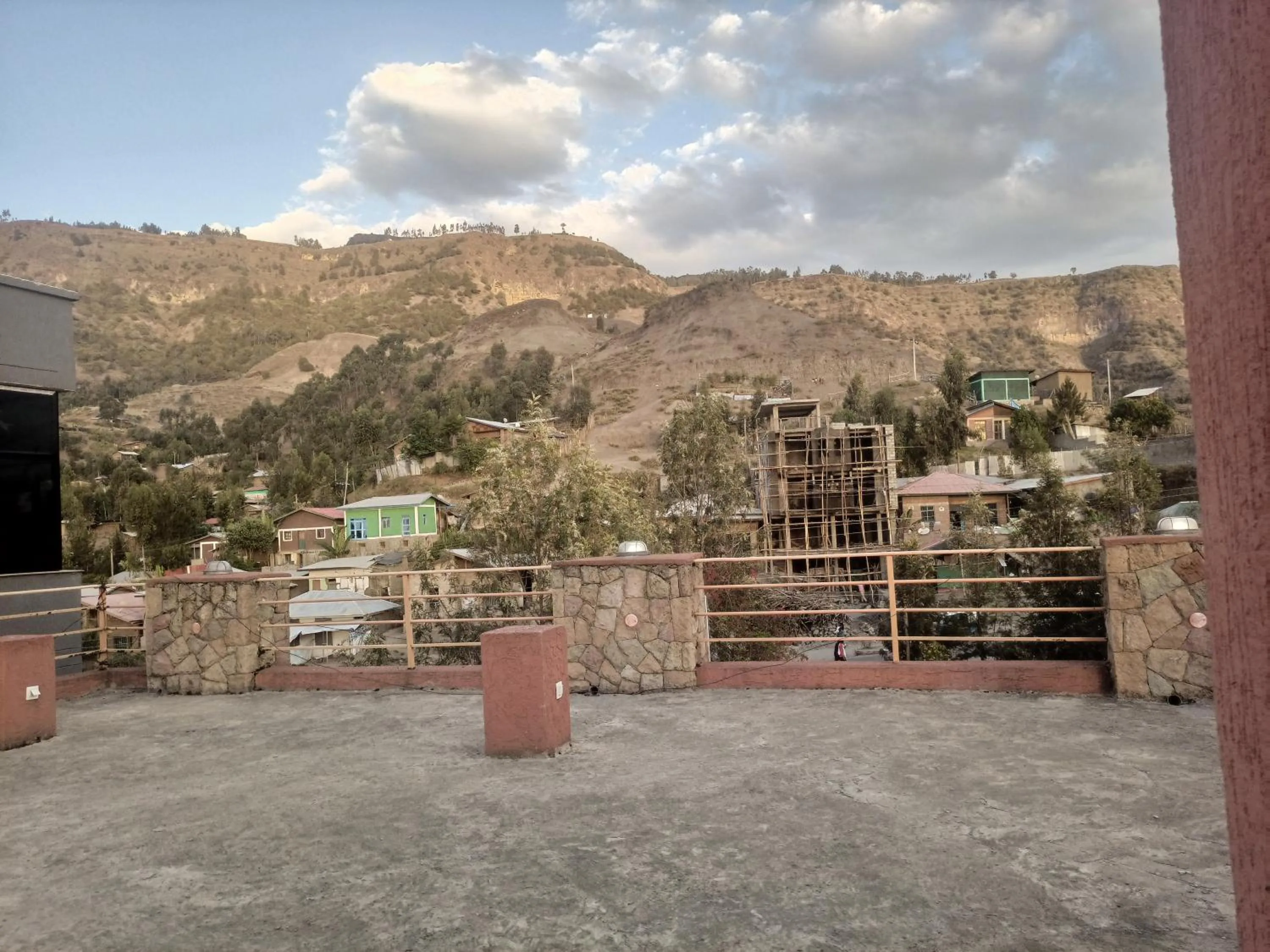 Neighbourhood in Zan-Seyoum Hotel - Lalibela