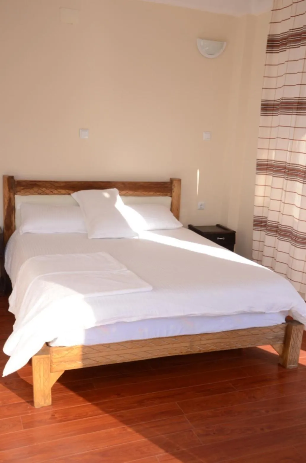 Bed in Zan-Seyoum Hotel - Lalibela