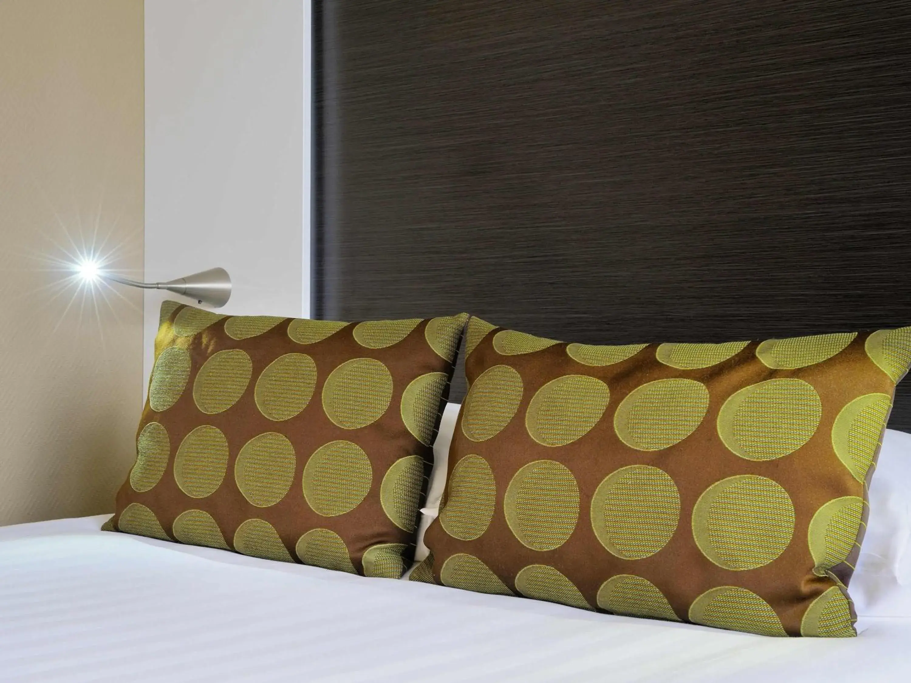 Bedroom, Bed in Mercure Hotel Zwolle Bedroom, Bed in Mercure Hotel Zwolle