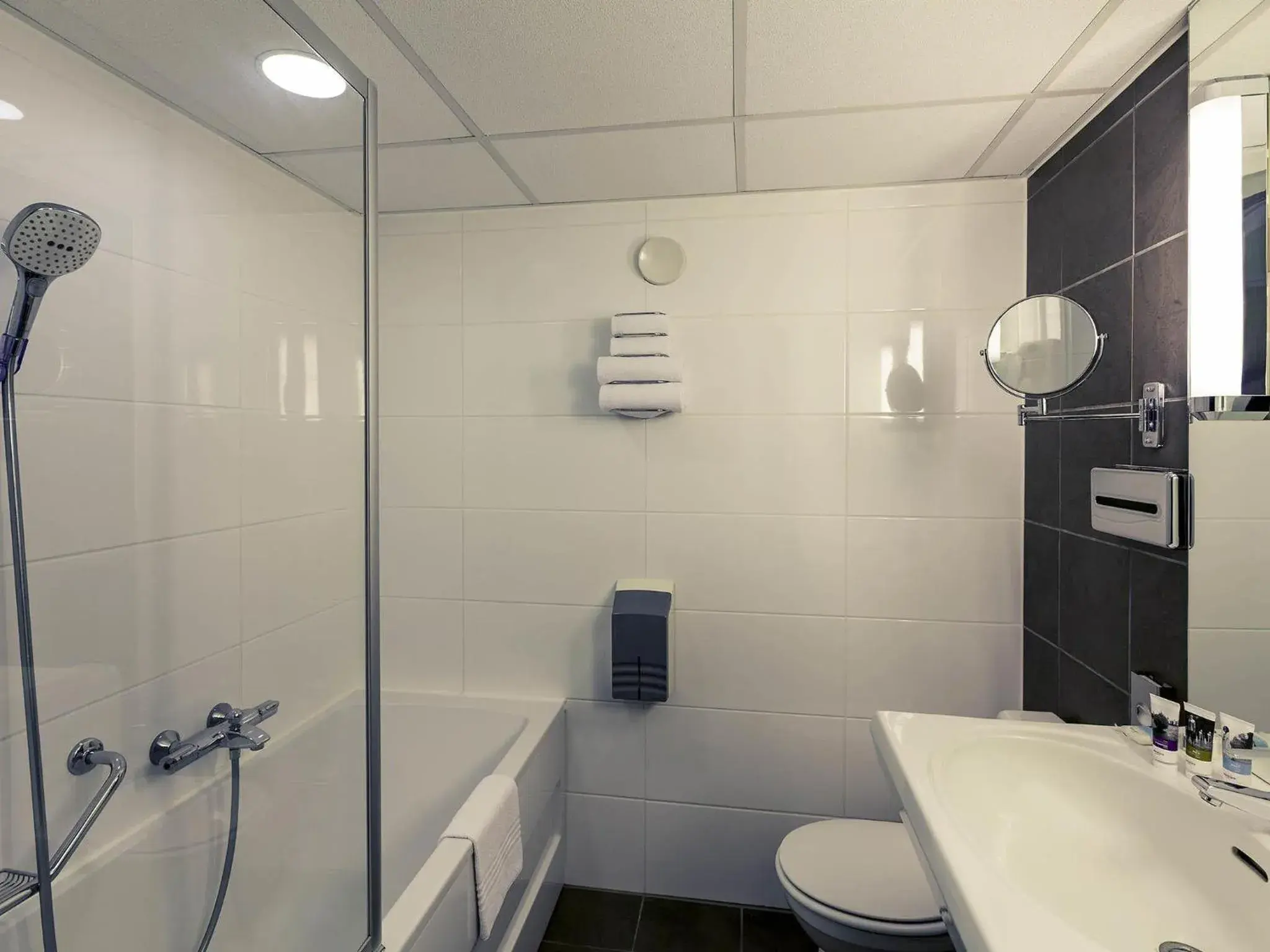 Bedroom in Mercure Hotel Zwolle Bedroom in Mercure Hotel Zwolle