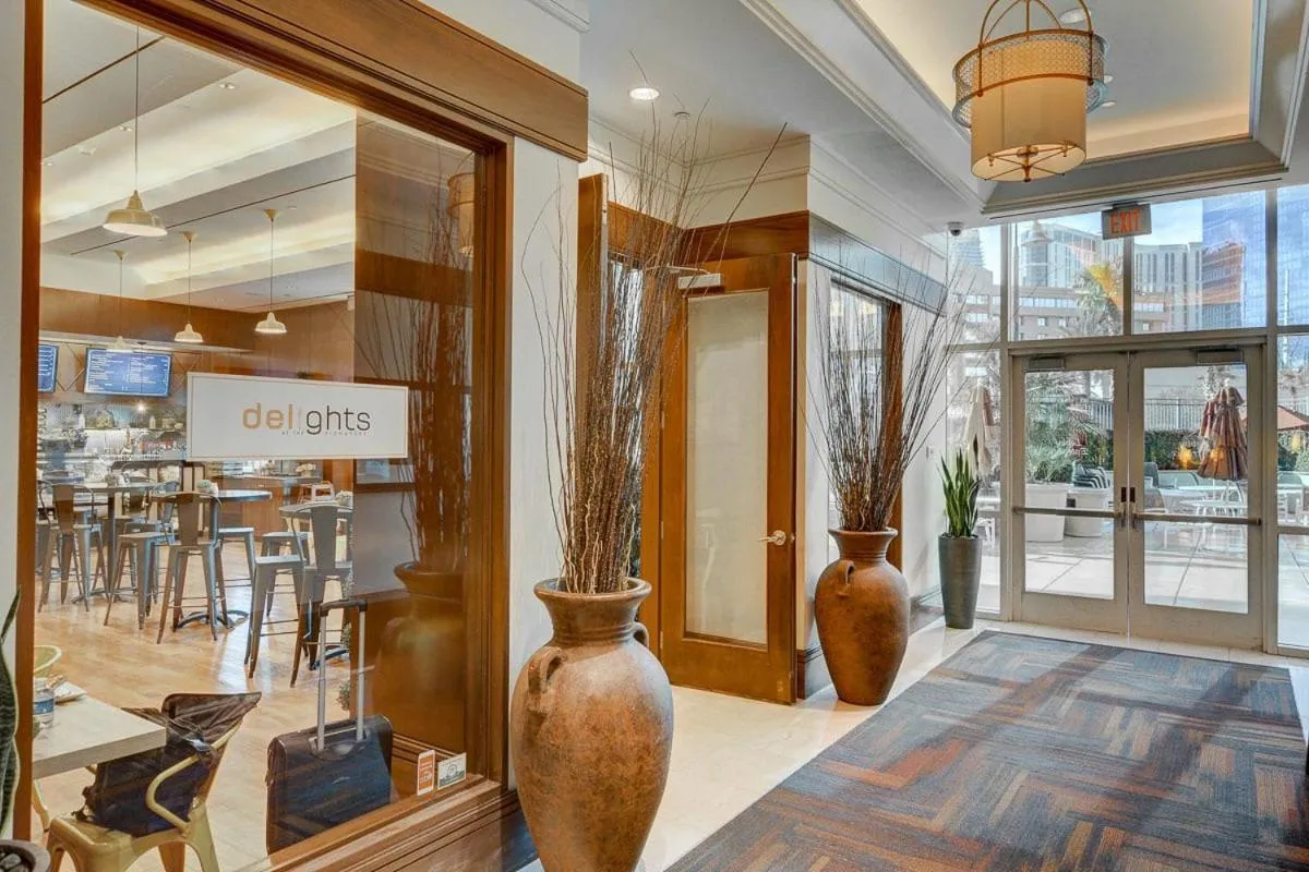 Signature 2Br3Ba F1 View Balcony Ste 34-819 and 21