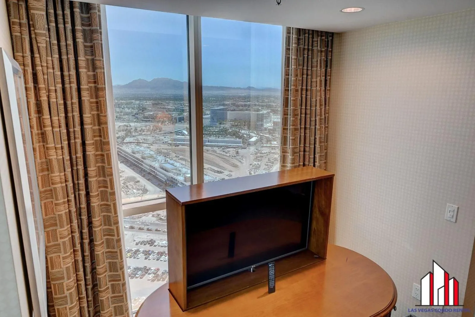 Signature 2Br3Ba F1 View Balcony Ste 34-819 and 21