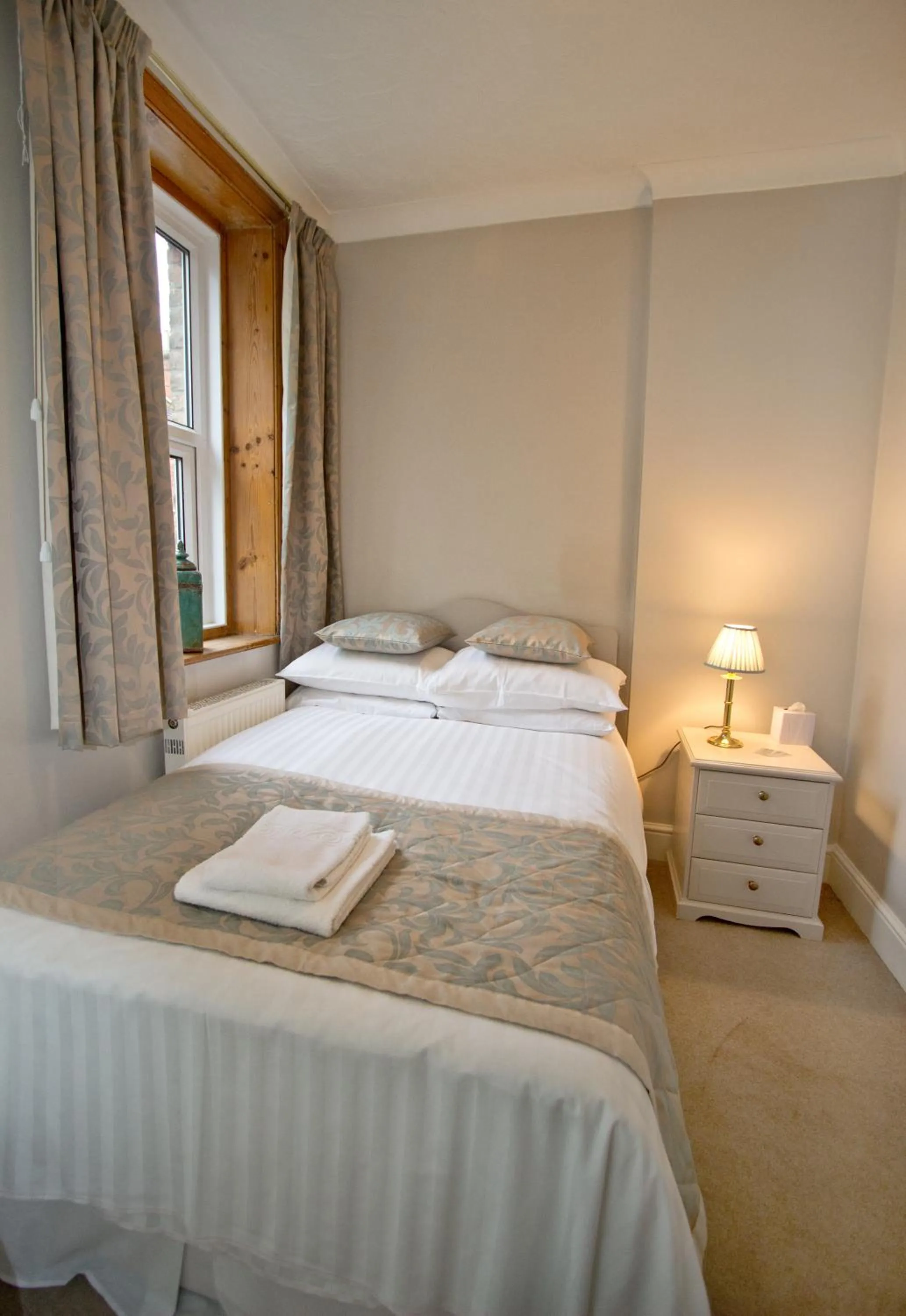 Bedroom, Bed in The Hedley Townhouse
