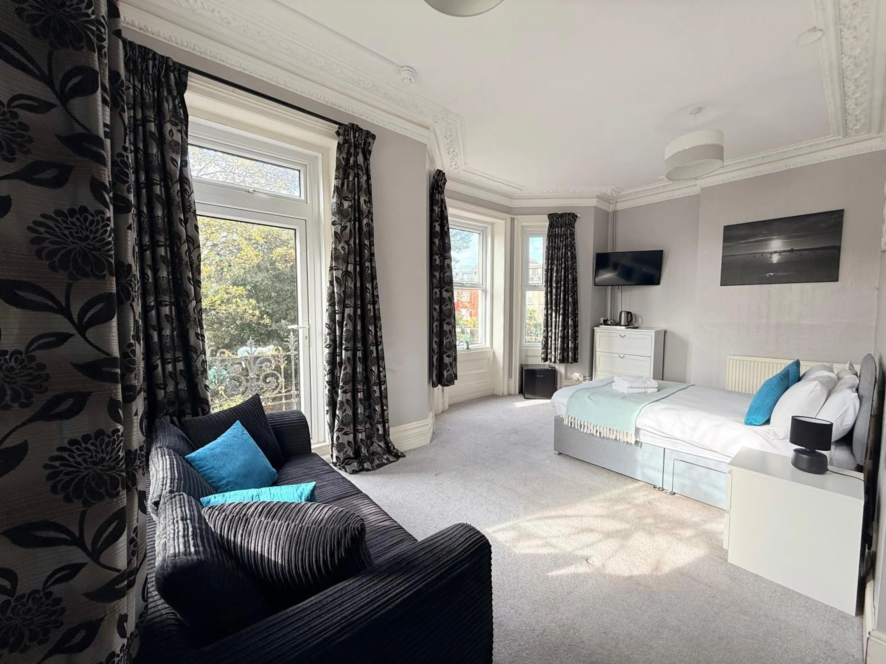 Bedroom, Bed in The Hedley Townhouse