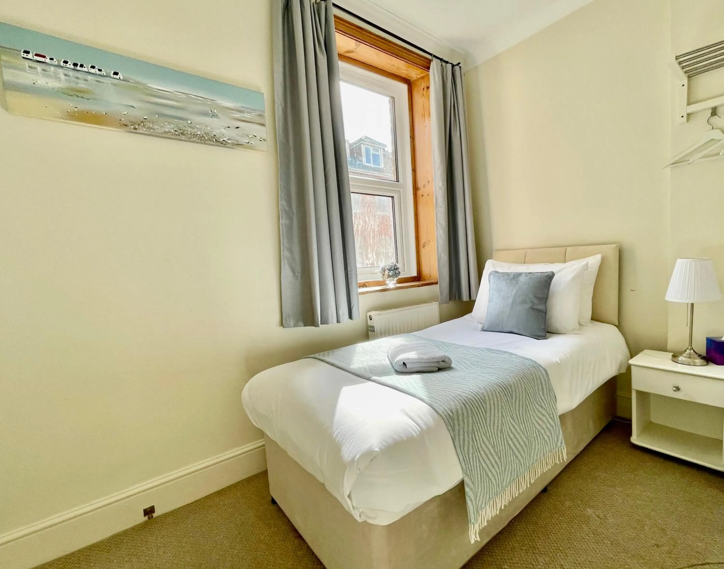 Bedroom, Bed in The Hedley Townhouse