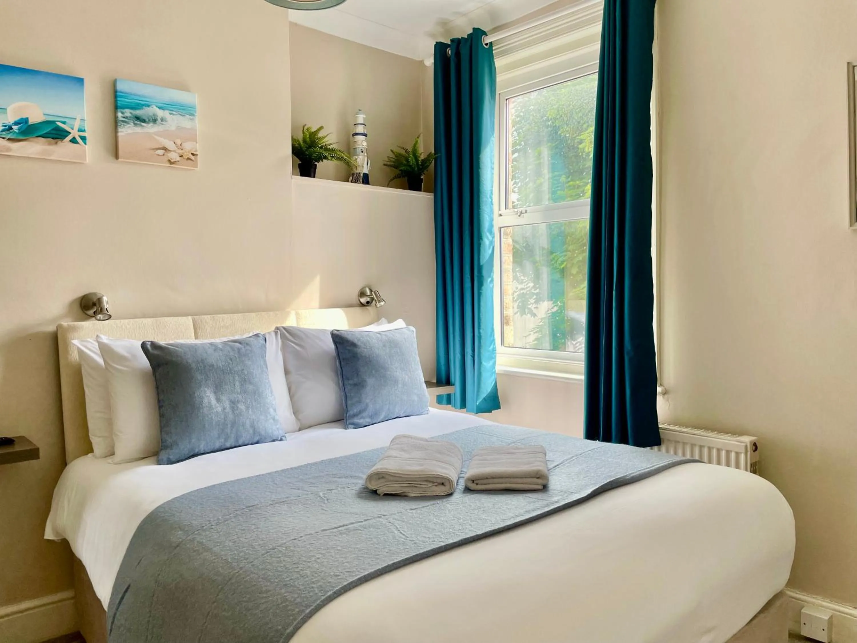 Bedroom, Bed in The Hedley Townhouse