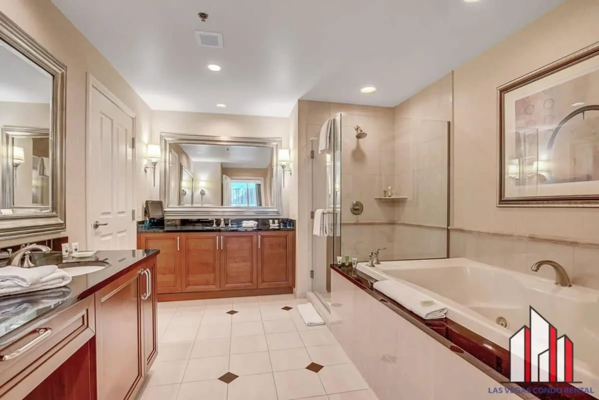 Signature 2Br3Ba F1 View Balcony Ste 21-701 and 03